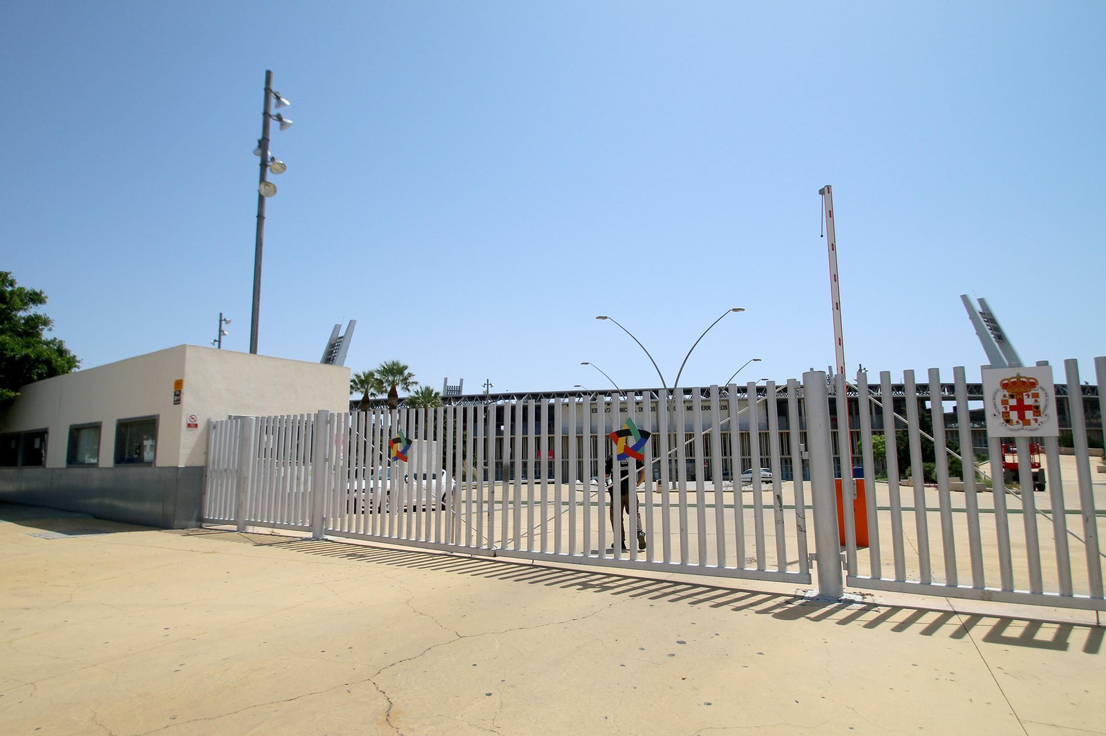 Las imágenes de la desinfección del Estadio del Mediterráneo