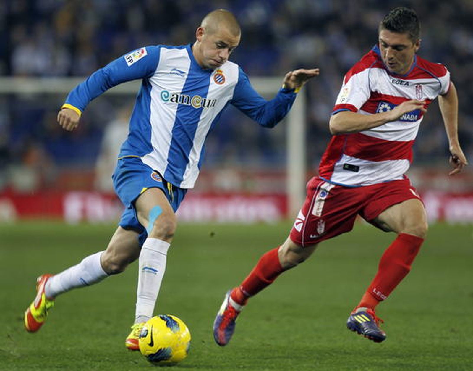 El Granada pierde con contundencia ante el Espanyol en Cornella El Prat (3-0). / EFE