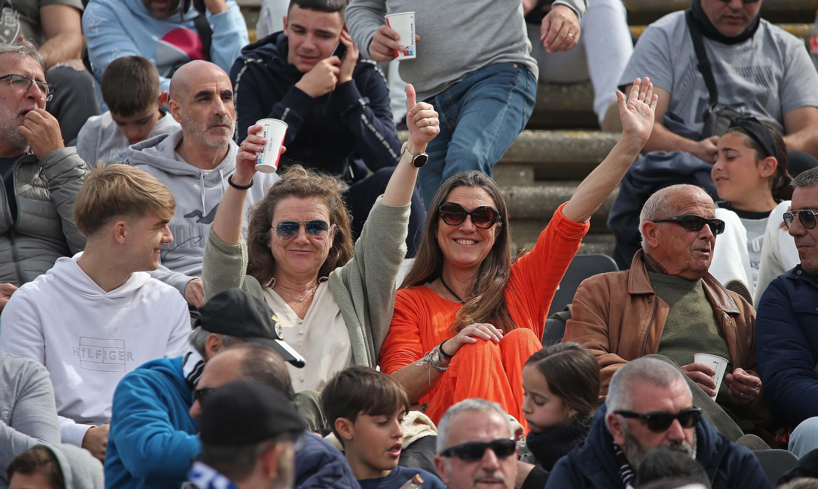 Fotos de la afición durante el Balona - Deportivo de La Coruña en el estadio municipal de La Línea