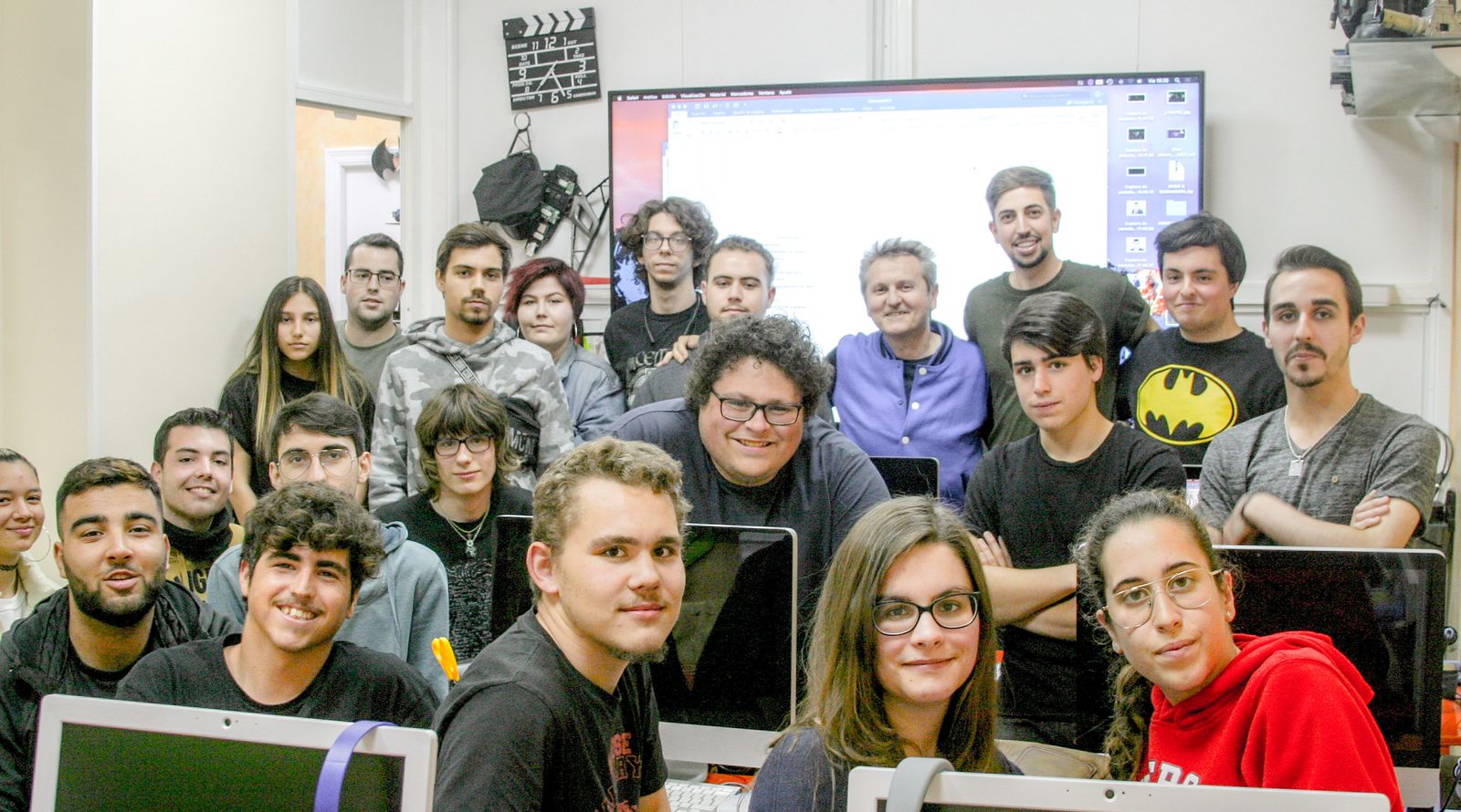 Luis Serrano y Luis Salvador Cruz con el alumnado.