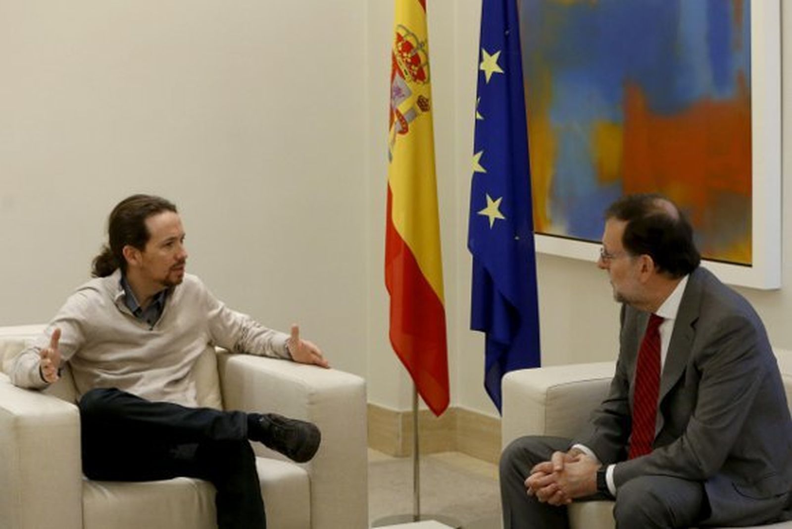 Iglesias traslada a Rajoy que "no toca hablar de sillones, sino de España"