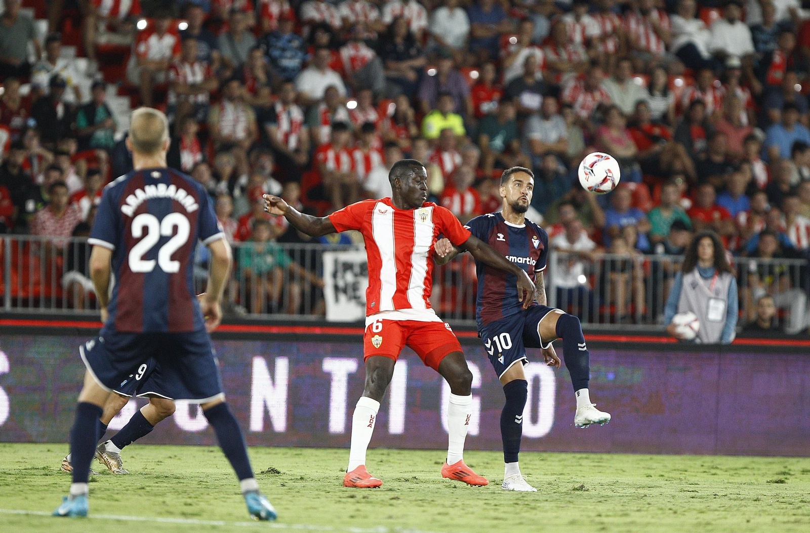 Las imágenes del partido de fútbol U.D. Almería-S.D. Eibar