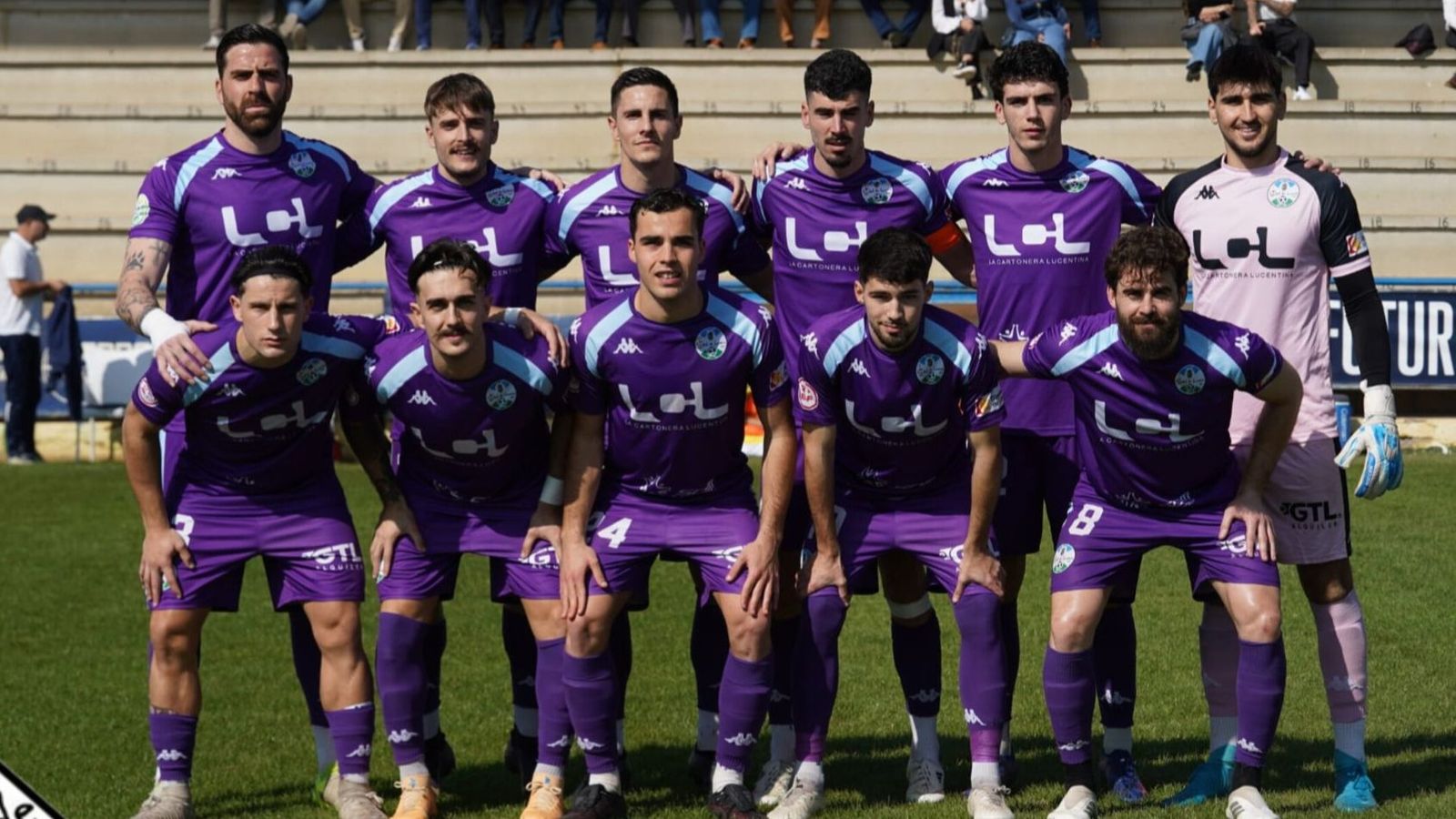 Formación inicial del Ciudad de Lucena en su visita a Coria