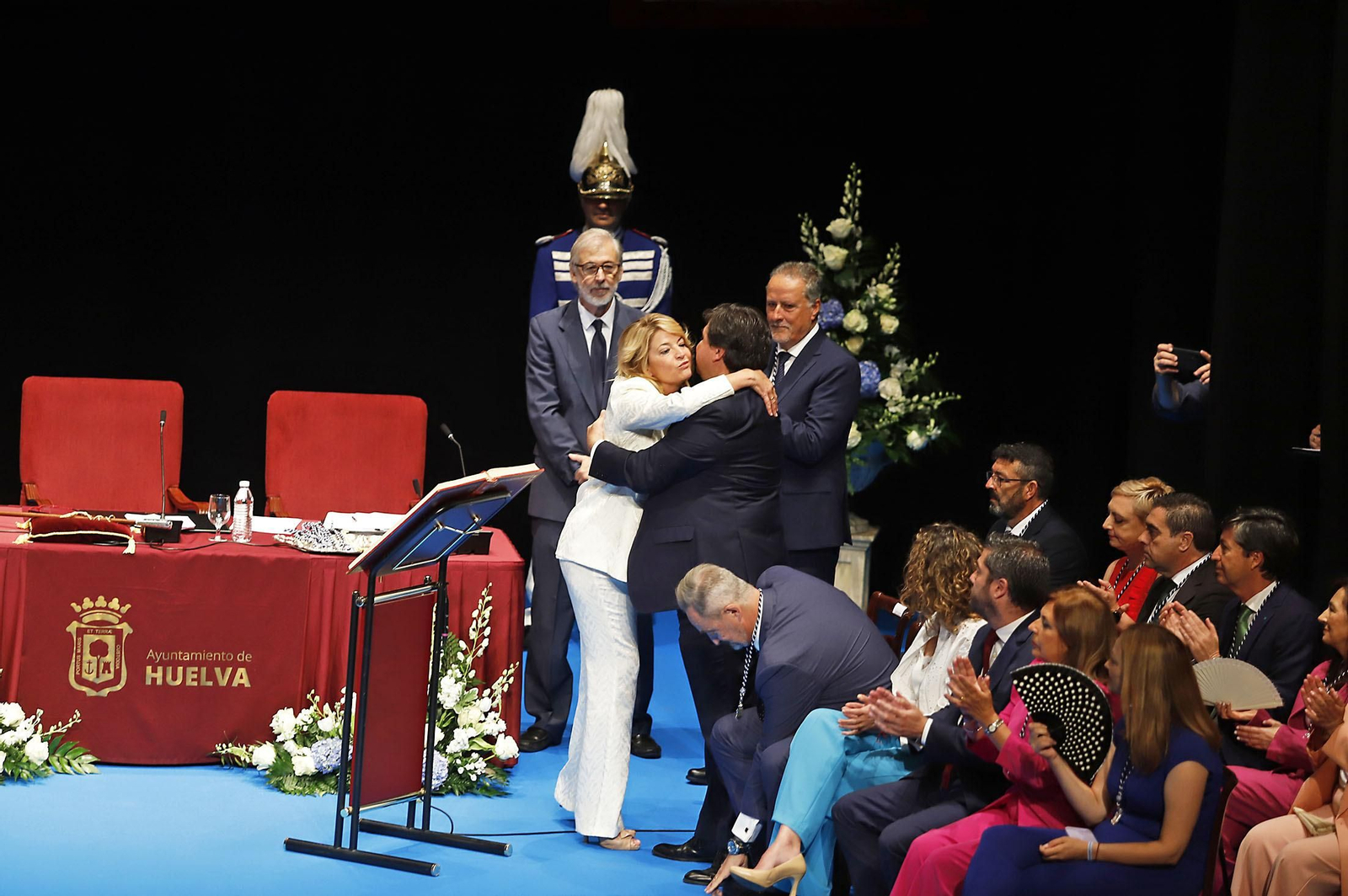 Imágenes de la toma de posesión de Pilar Miranda como alcaldesa de Huelva