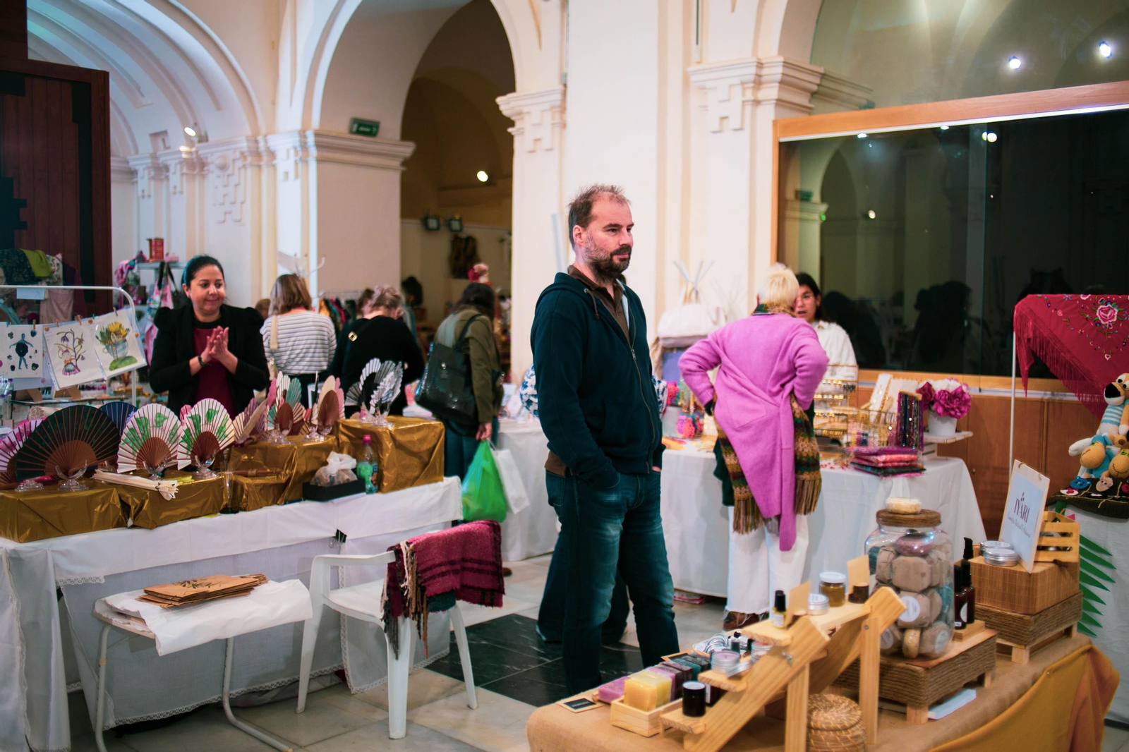Las mejores imágenes del mercadillo solidario de la Asociación San Rafael Alzheimer de Córdoba Las mejores imágenes del mercadillo solidario de la Asociación San Rafael Alzheimer de Córdoba