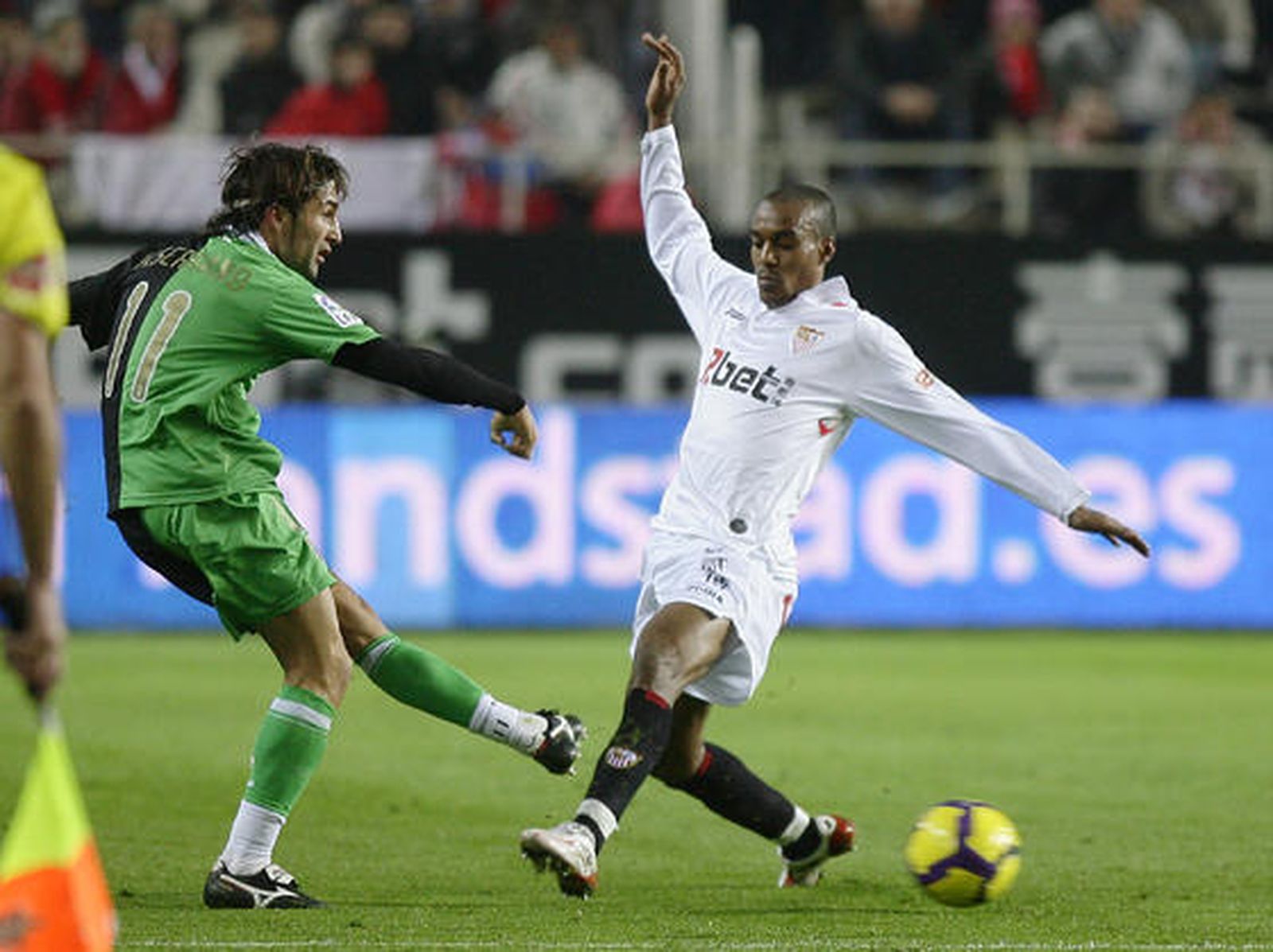 El Sevilla vuelve a ceder puntos en casa. / Antonio Pizarro