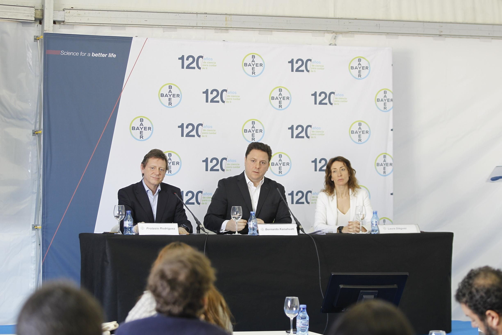 Fotogalería presentación resultados Bayer