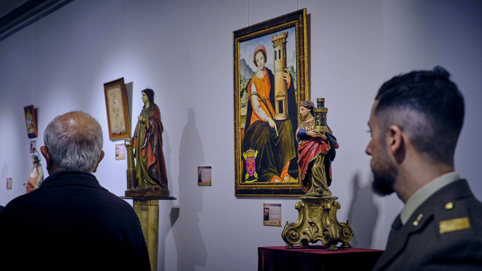 Exposición de  las imágenes relativas a Santa Barbaraque se custodian en las dependencias que el RACTA-4