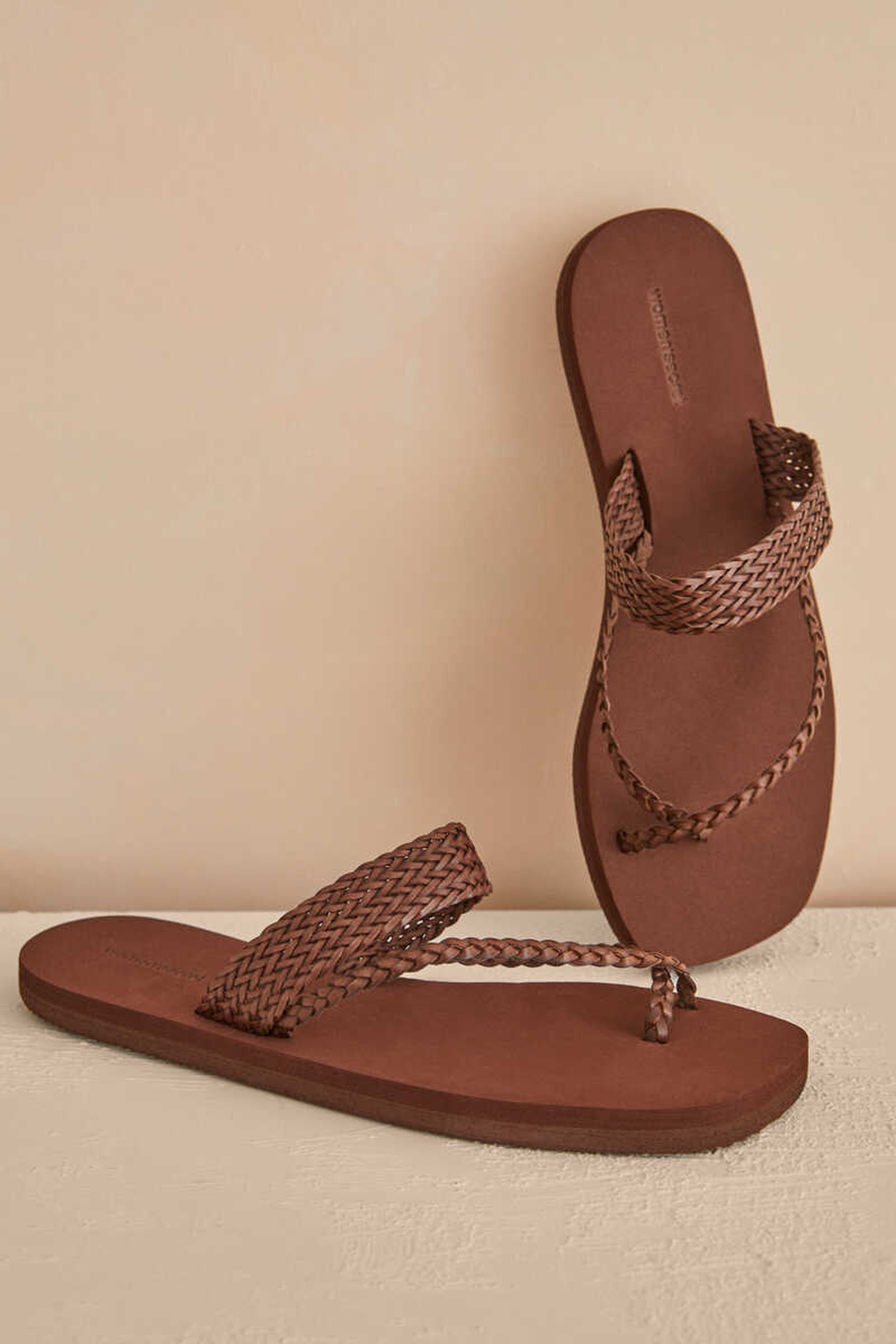 Chanclas tiras trenzadas marrón