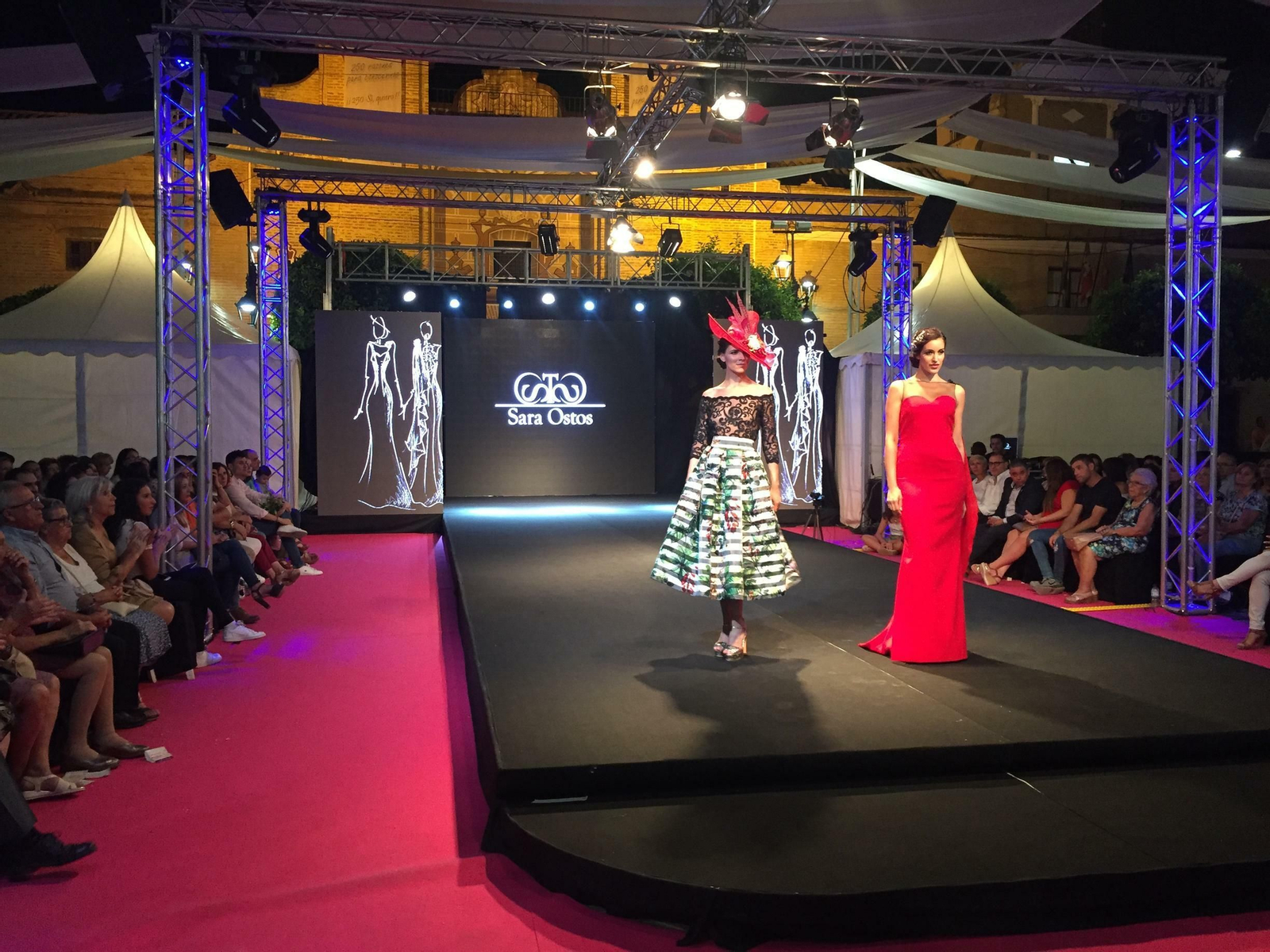 Uno de los desfiles de moda incluidos en una edición de la muestra nupcial.