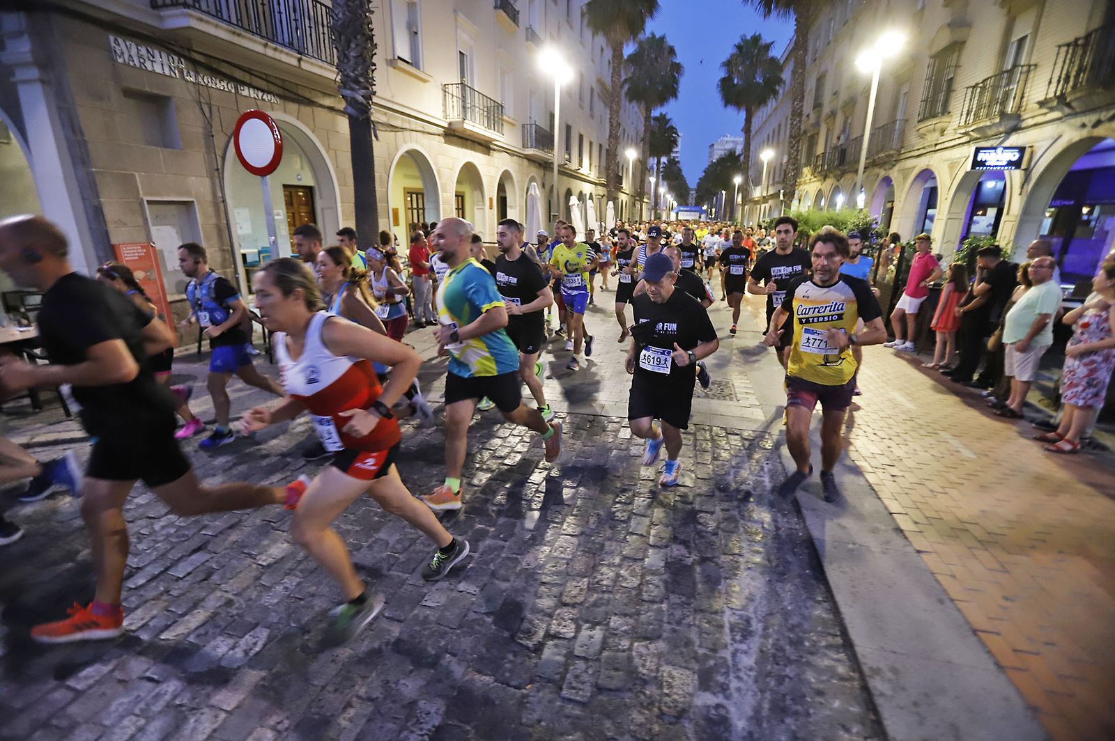 Imágenes de la Carrera Nocturna de Huelva