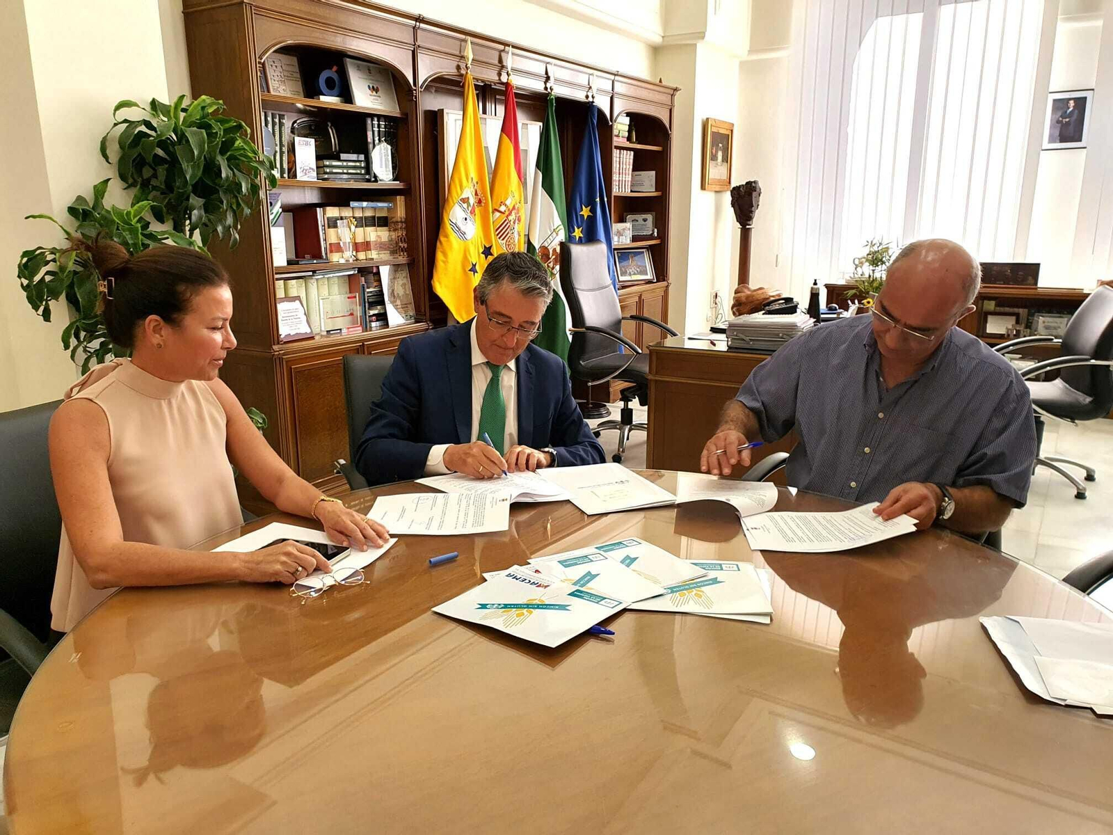 Firma del convenio entre el Ayuntamiento de Rincón con Acema Firma del convenio entre el Ayuntamiento de Rincón con Acema