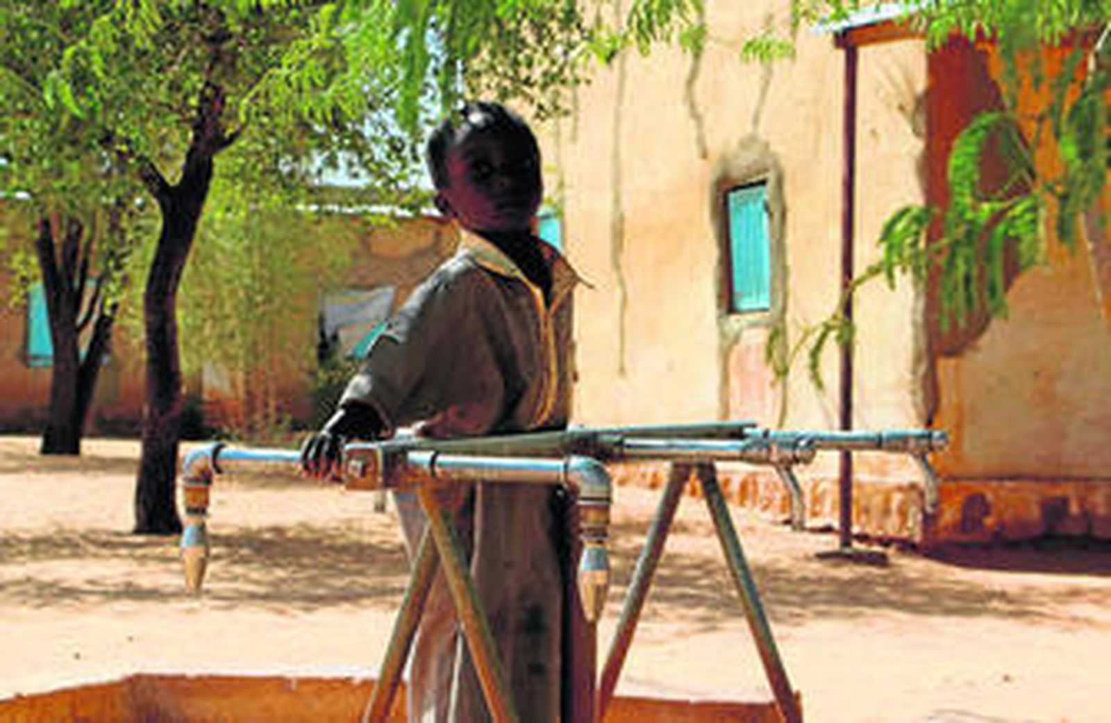 Gracias a las subvenciones de la Diputación, los habitantes de estos campamentos acceden hoy a 18 litros de agua al día.