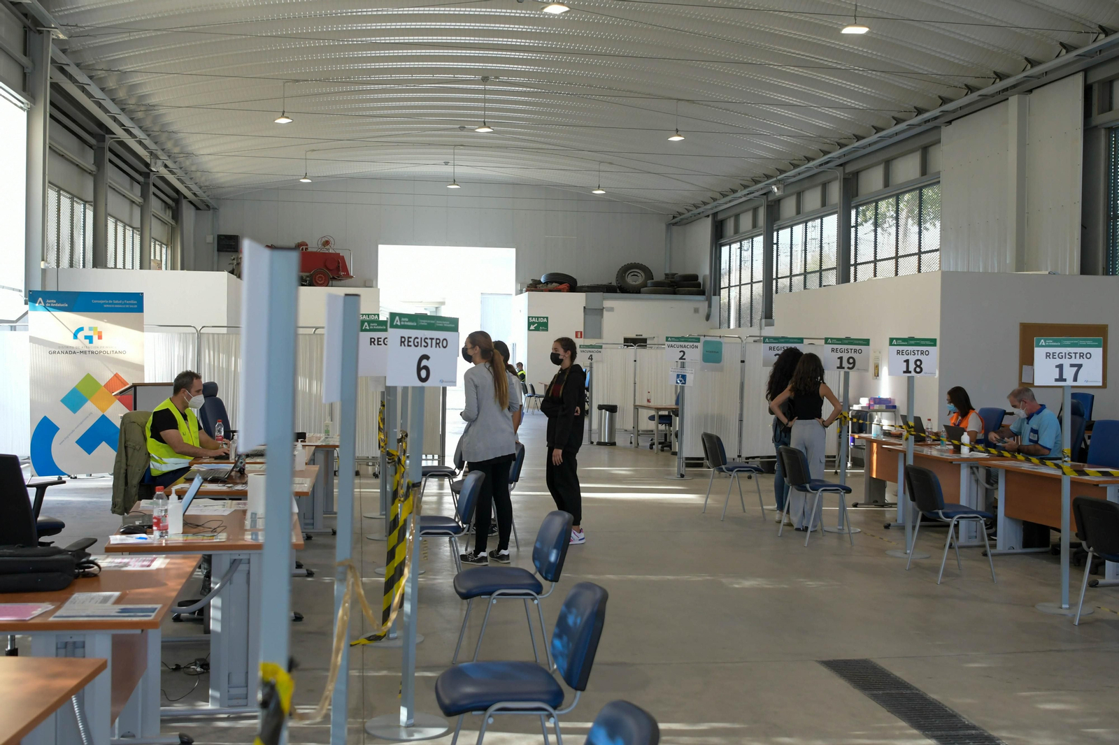 Fotos: así se ha cerrado el vacunódromo del Parque Norte de Bomberos de Granada