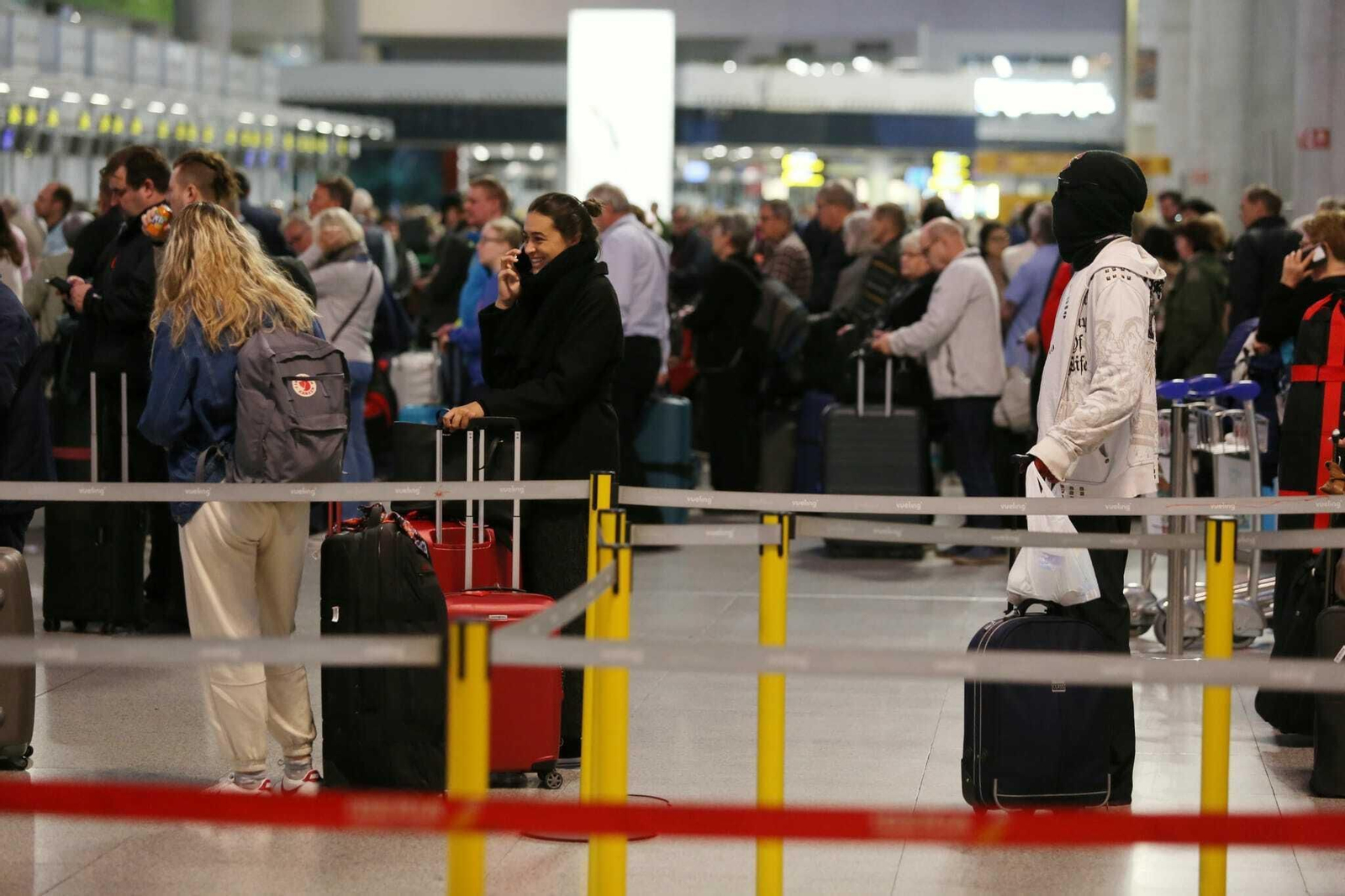 Fotos del 'overbooking' registrado en el aeropuerto de Málaga