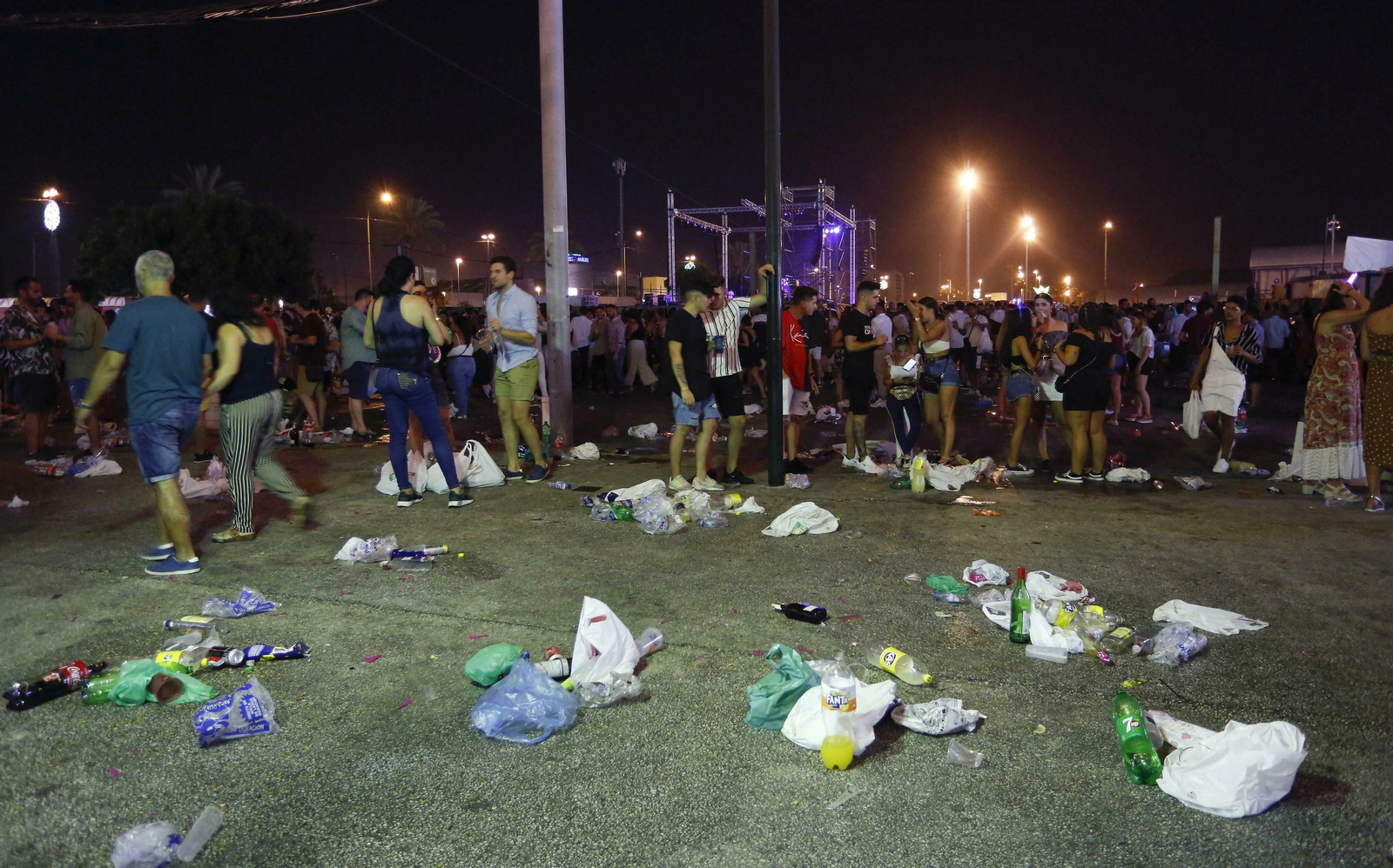 Fotos del cuarto día de Feria de Málaga en el Centro y la noche en el Real