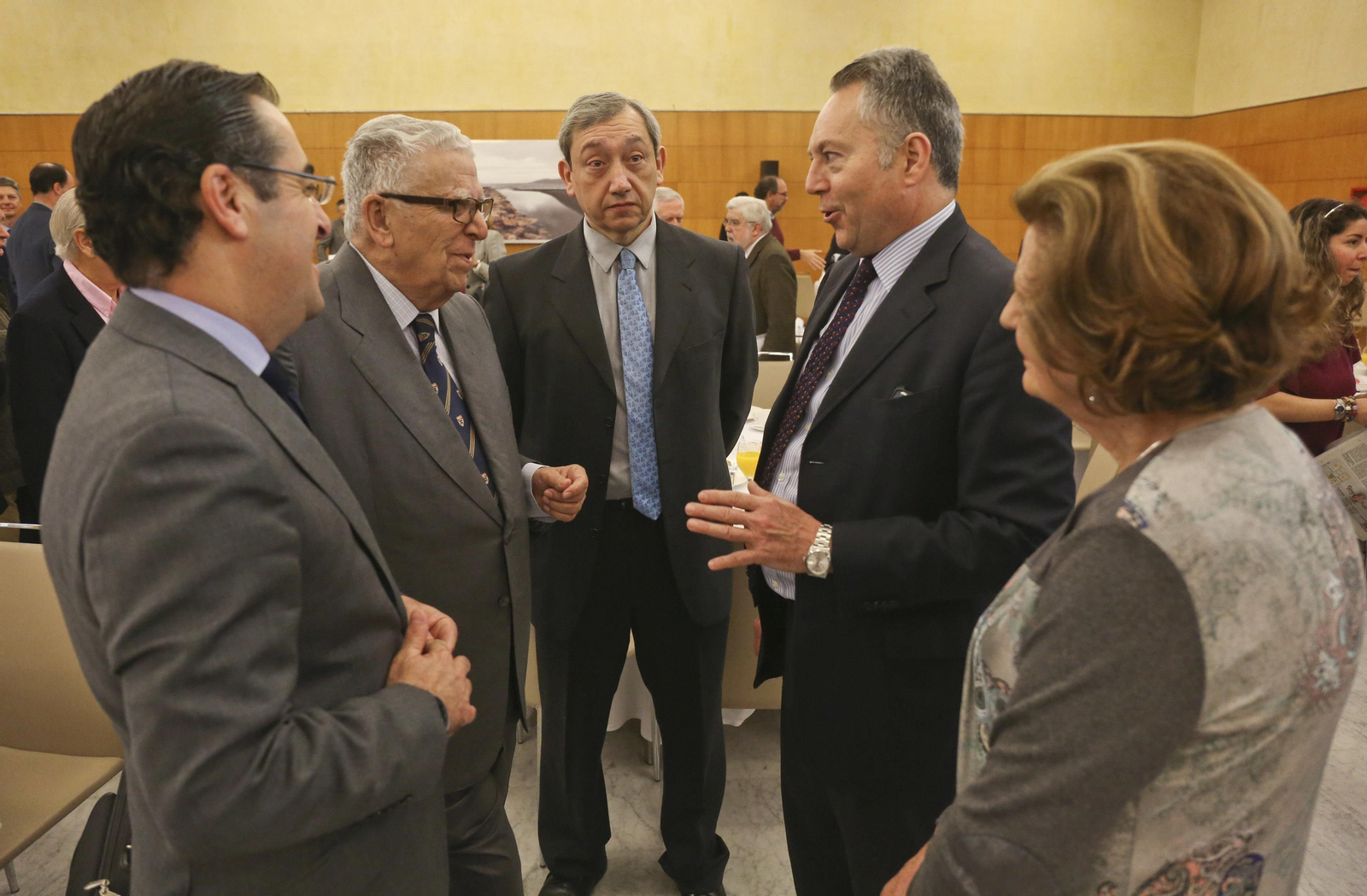 Las imágenes del desayuno-coloquio con Rafael Domínguez de Gor