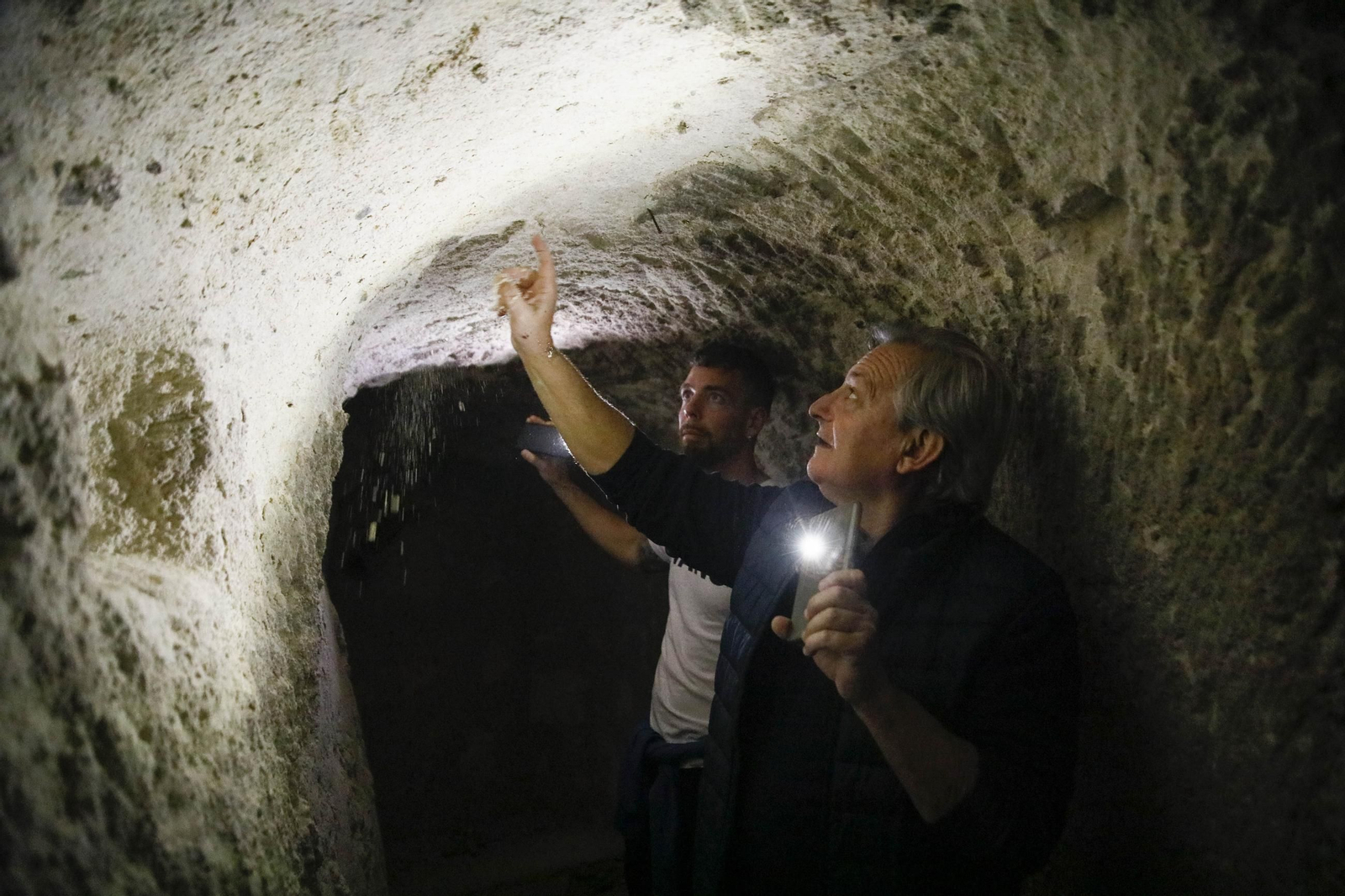 Imágenes de los refugios de la guerra civil descubierto en el barrio de Las Trincheras