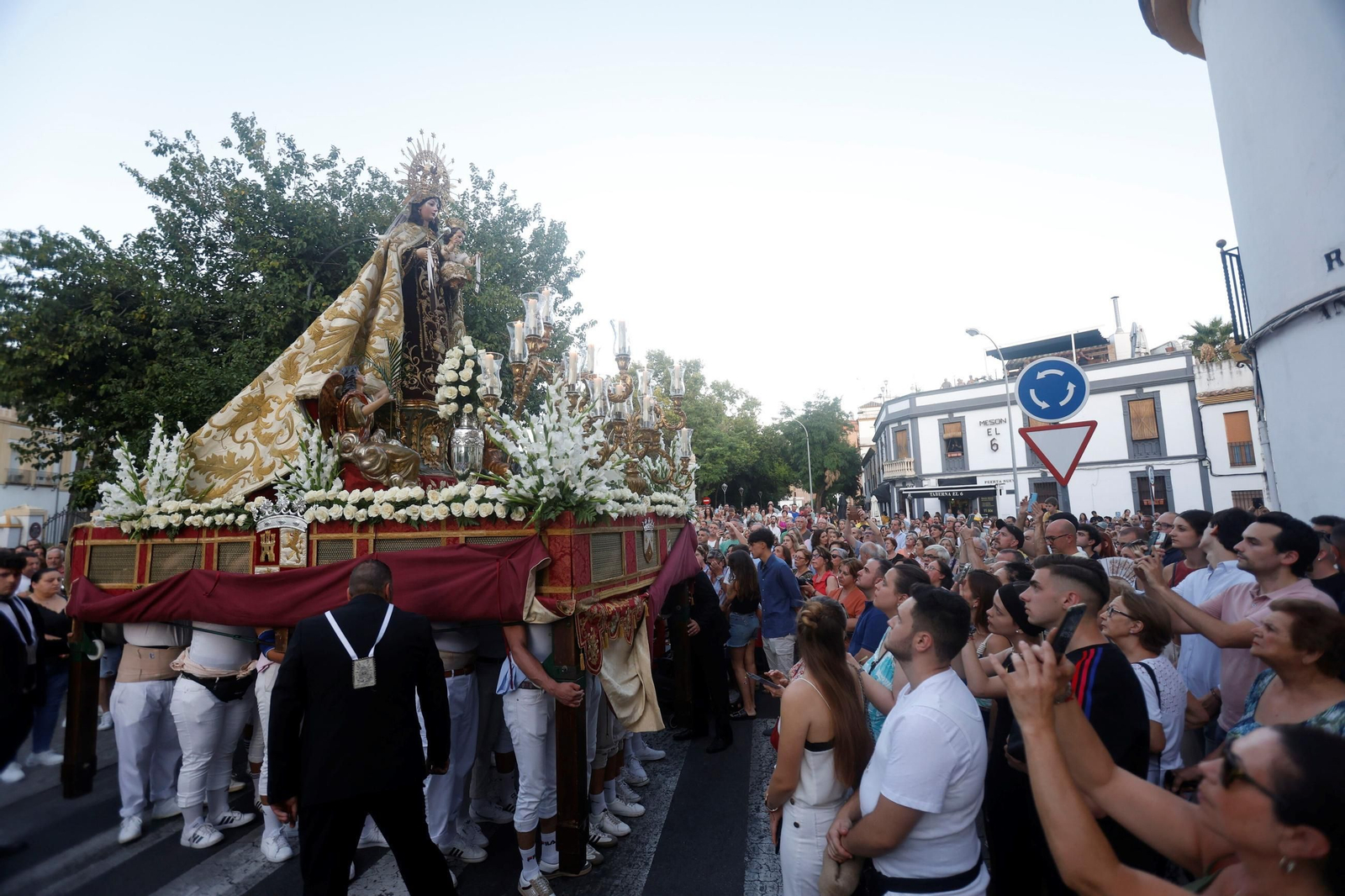 La procesión de la Virgen del Carmen de Puerta Nueva, en imágenes