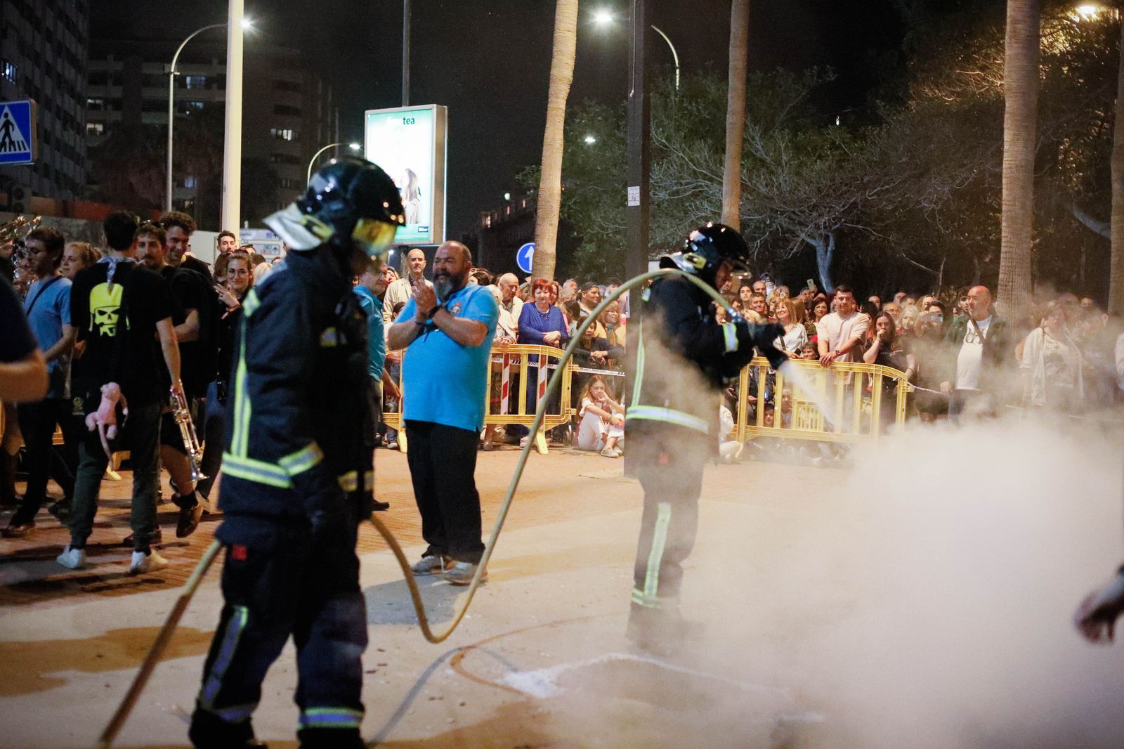 La cremá de las fallas cierra el ‘Fallers pel Món’ en imágenes