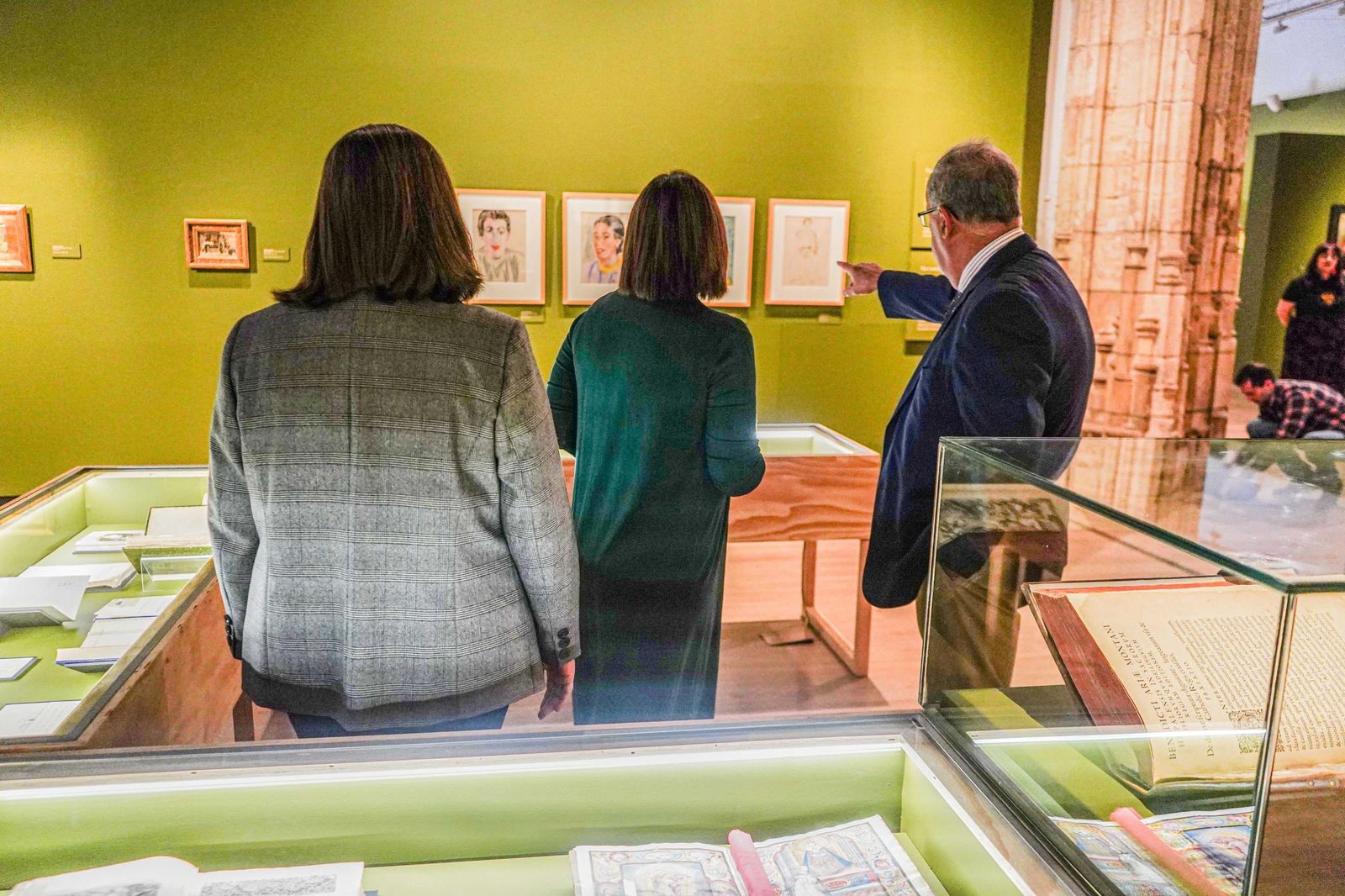 Galería | Así ha sido la apertura de la muestra 'Américo Castro y su tiempo' en Granada