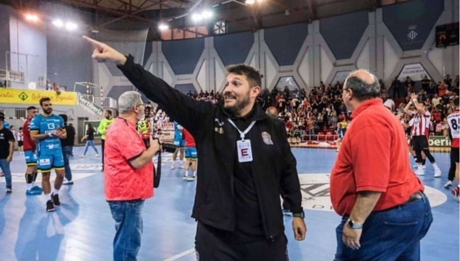 Toni Malla celebra un triunfo del Puerto Sagunto.