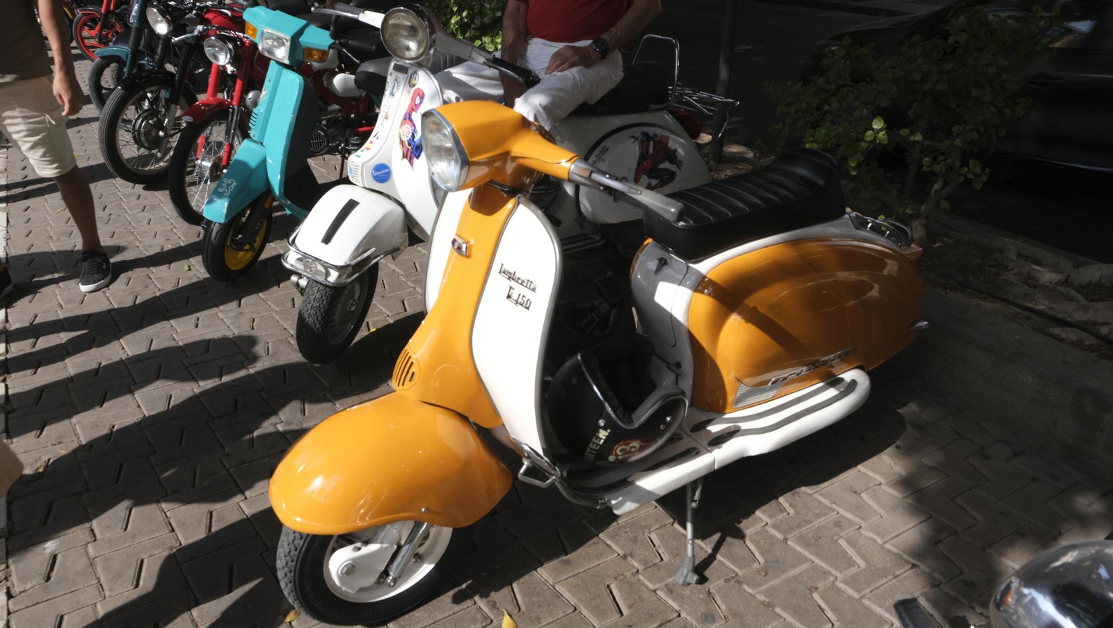 Exposición de motos antiguas y Ducatis en la Feria de Almería 2025, en imágenes