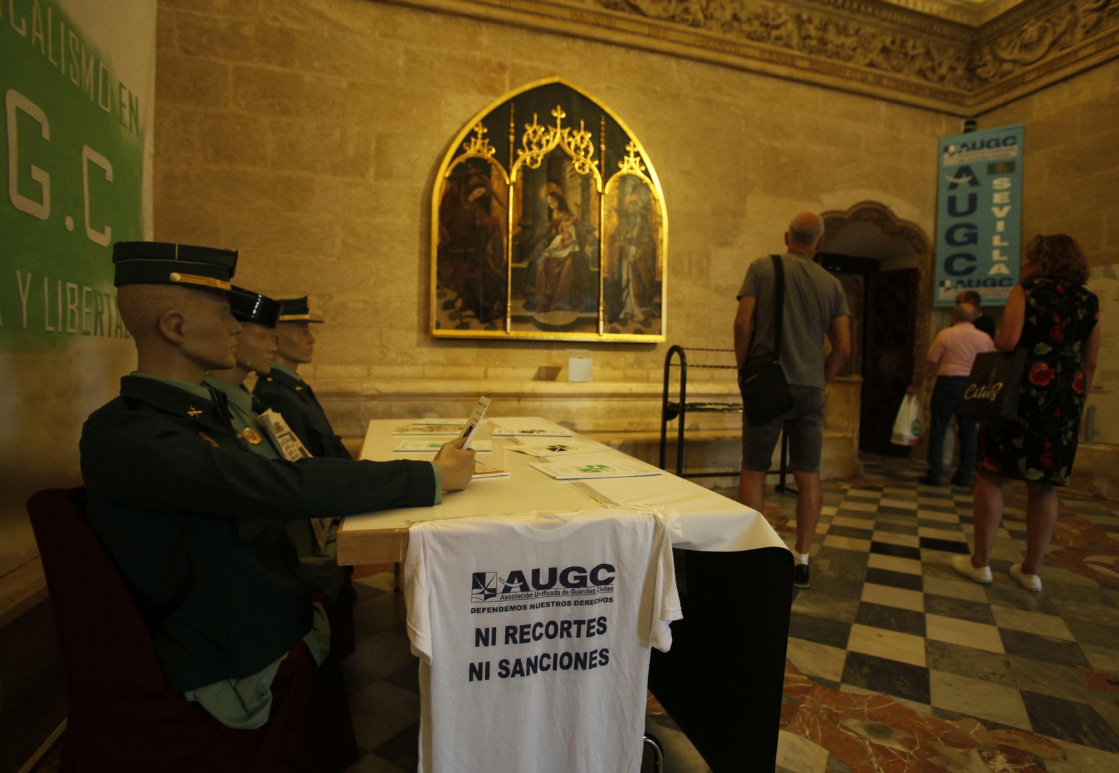 La exposición de AUGC en el Ayuntamiento de Sevilla.