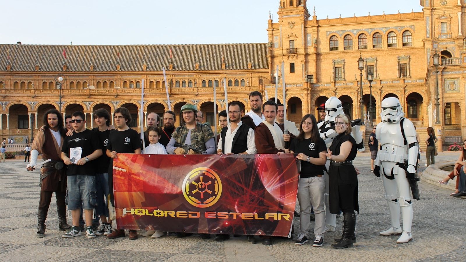 Imagen de archivo de miembros de la asociación HoloRed Estelar Sevilla, que este año cumple 20 años.