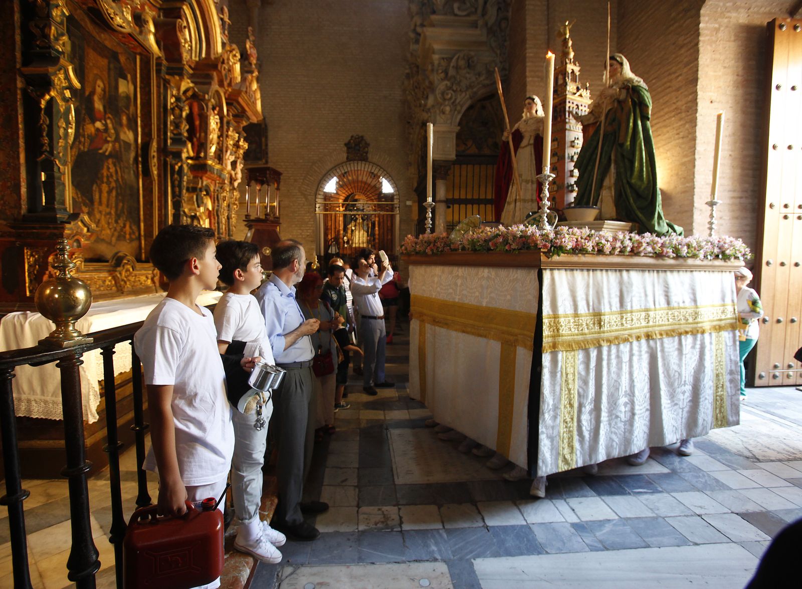 Imágenes del Corpus de Triana y de la Iglesia de la Magdalena
