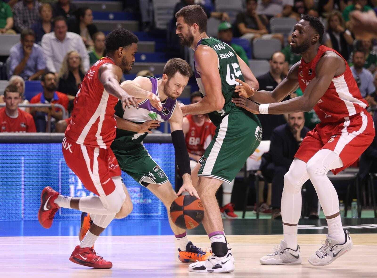 El Unicaja - Baxi Manresa, en fotos