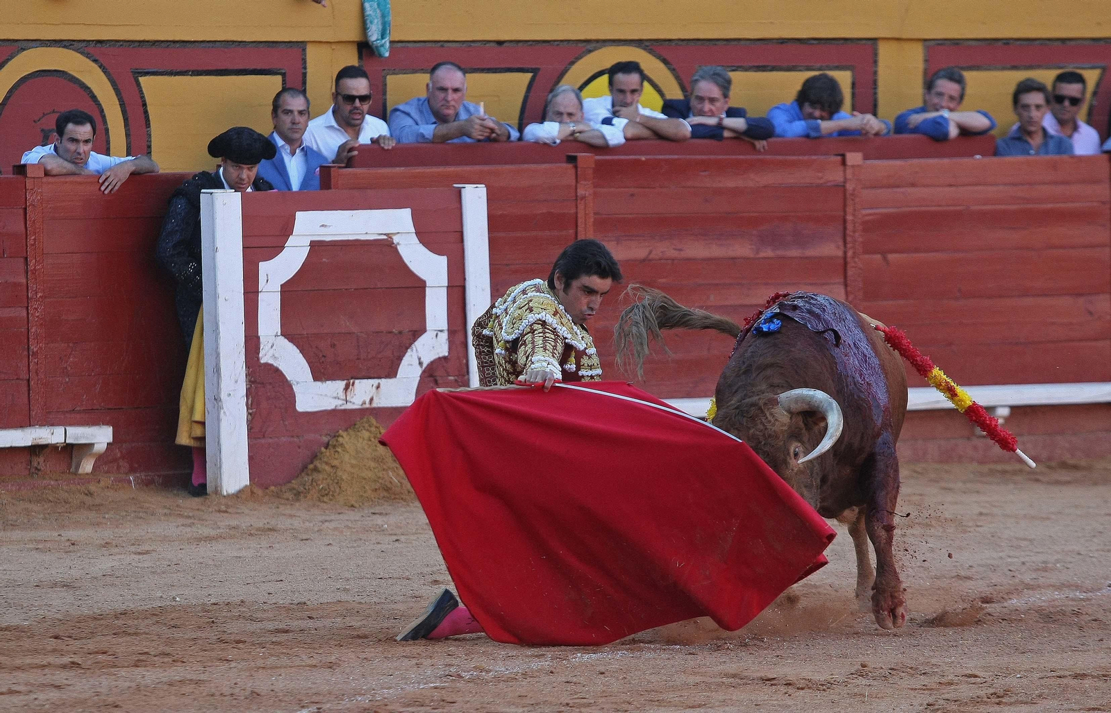 Las imágenes de la reaparición de José Tomás en Algeciras