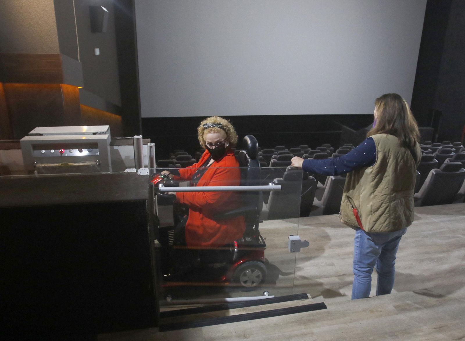 Los nuevos cines Axion del centro comercial El Arcángel, en fotografías