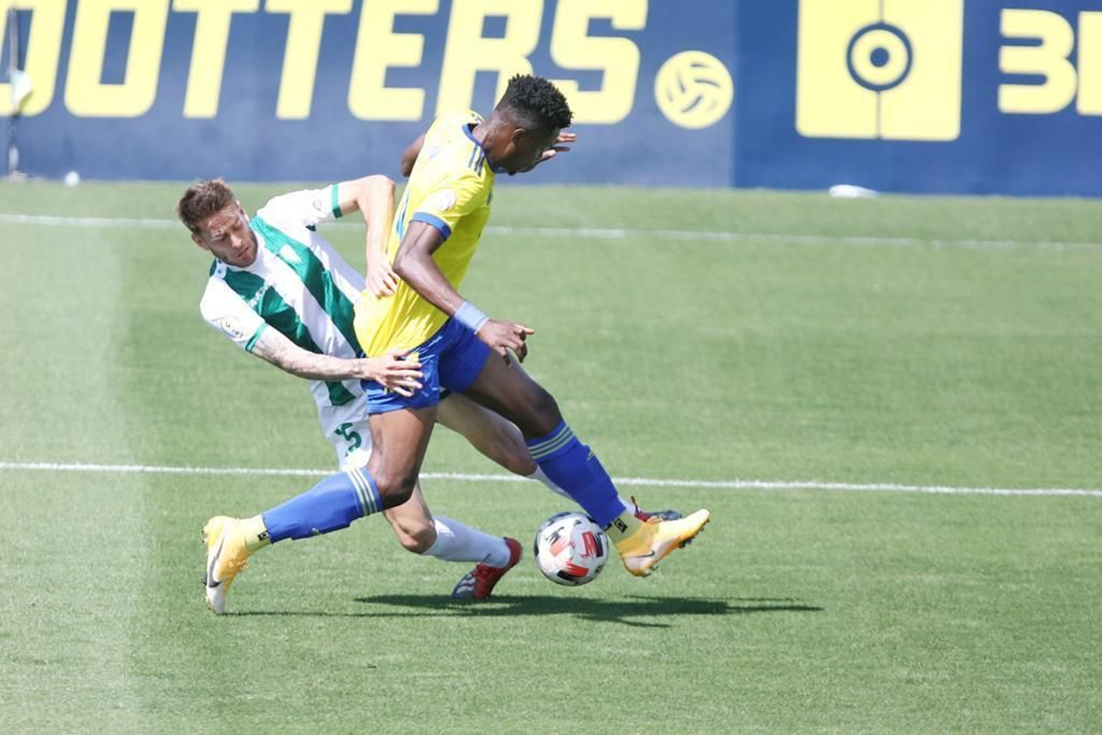Las imágenes de la derrota del Córdoba CF ante el Cádiz B