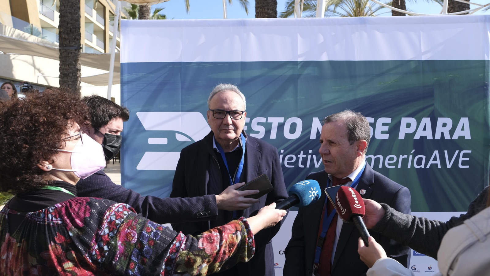 Fotogalería acto reivindicación del AVE en Vera. Almería