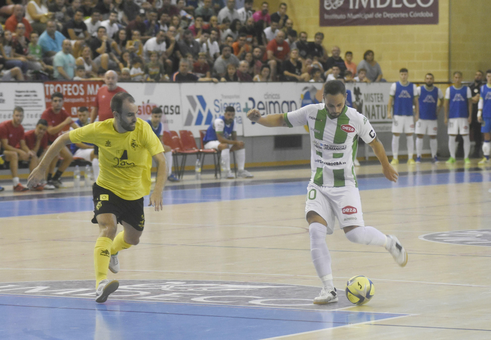 Las imágenes de la presentación del Córdoba Patrimonio de la Humanidad ante el Jaén Paraíso Interior