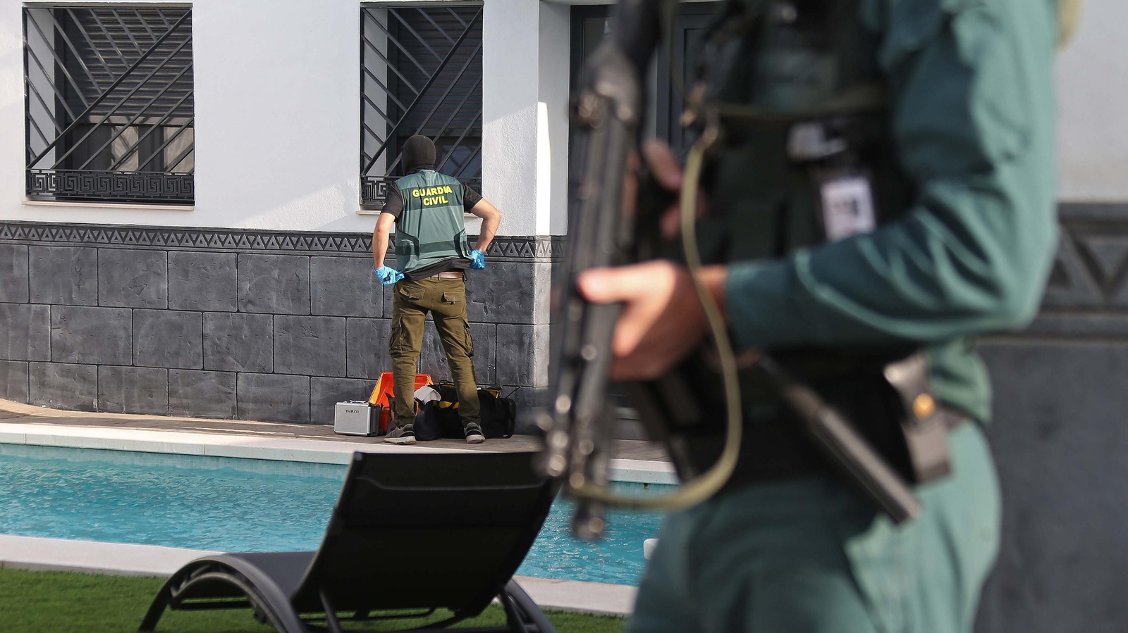 Registro de la Guardia Civil en el Zabal