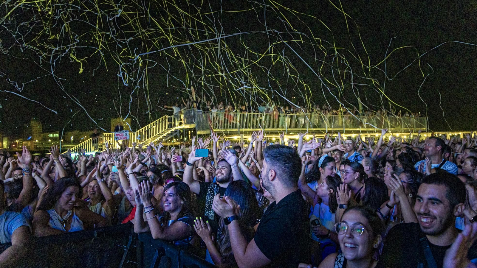 Las imágenes del concierto de despedida de Andy&Lucas en el muelle de Cádiz
