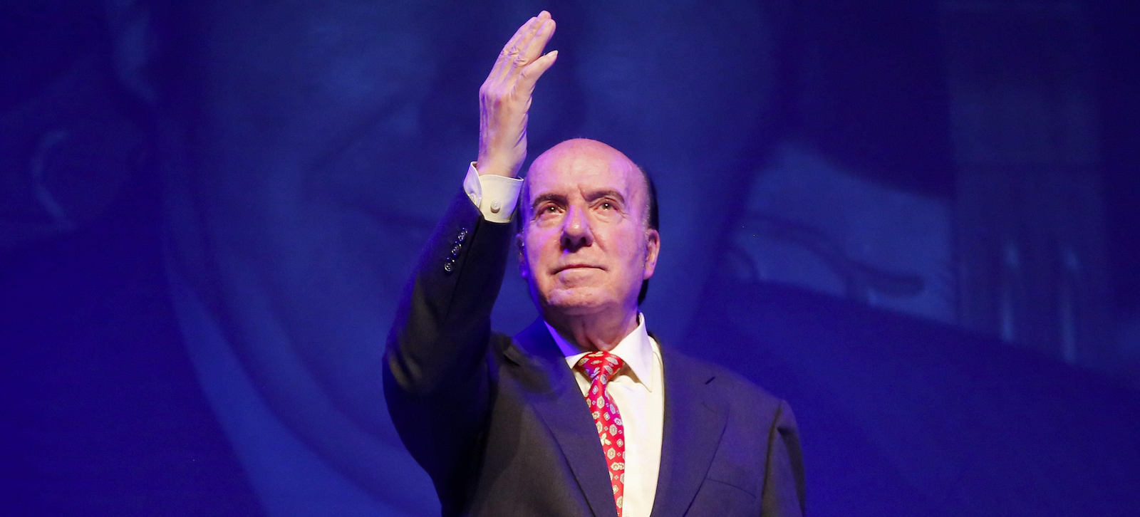 Chiquito de la Calzada saluda tras ser nombrado Hijo Predilecto de Málaga. Chiquito de la Calzada saluda tras ser nombrado Hijo Predilecto de Málaga.