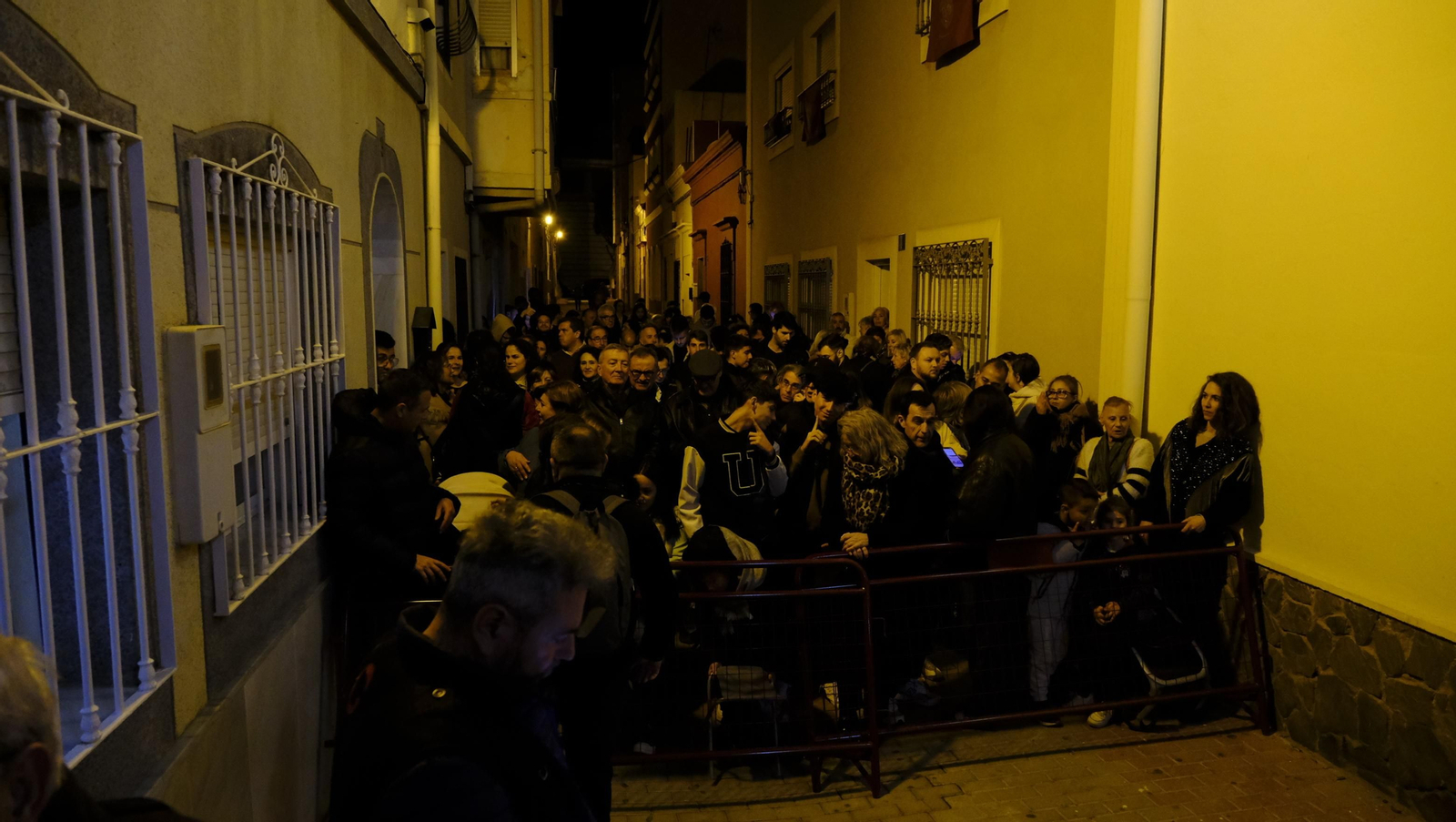 Las mejores imágenes de la Procesión del Perdón, en la noche del Martes Santo en Almería