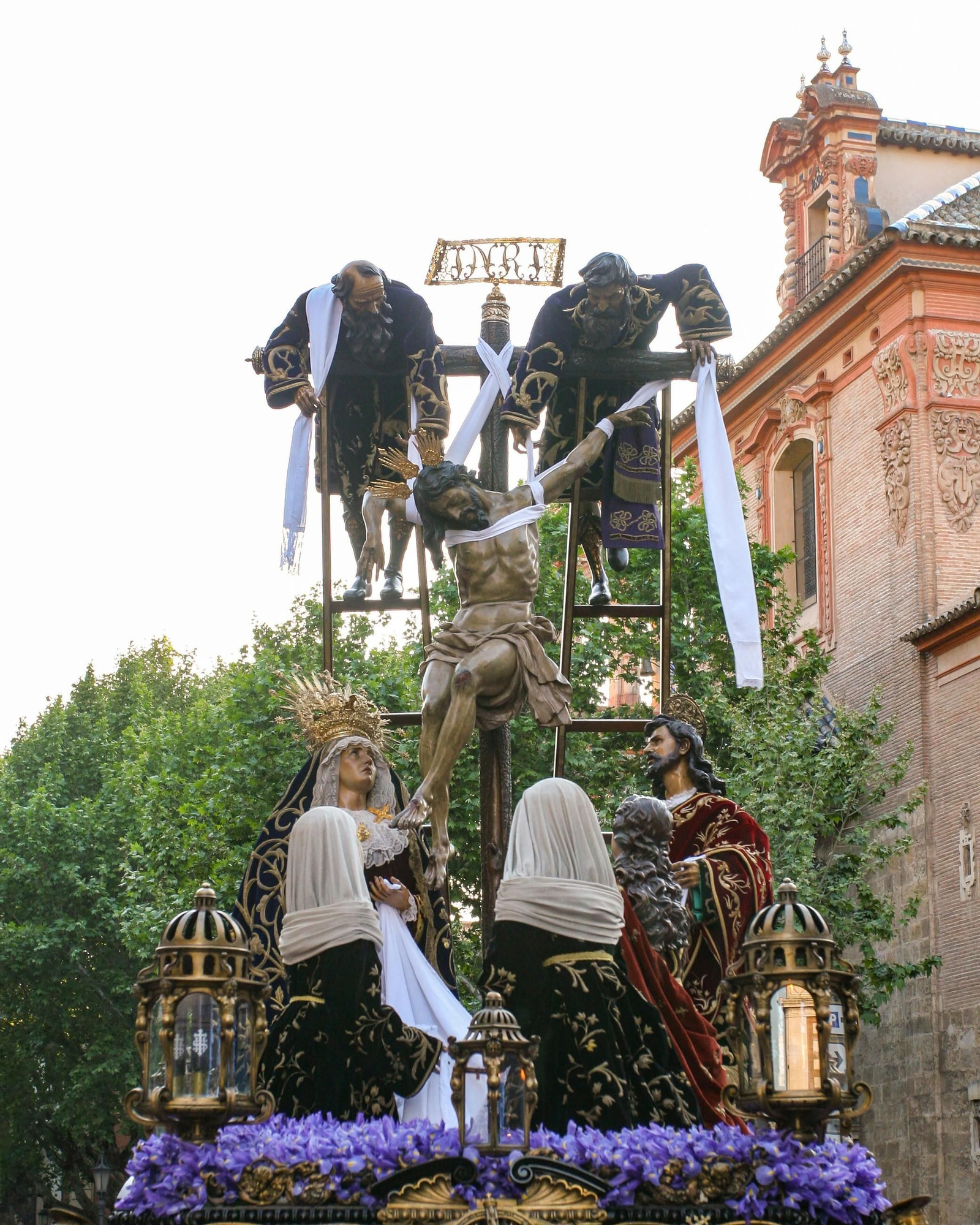 El paso de misterio del Descendimiento.