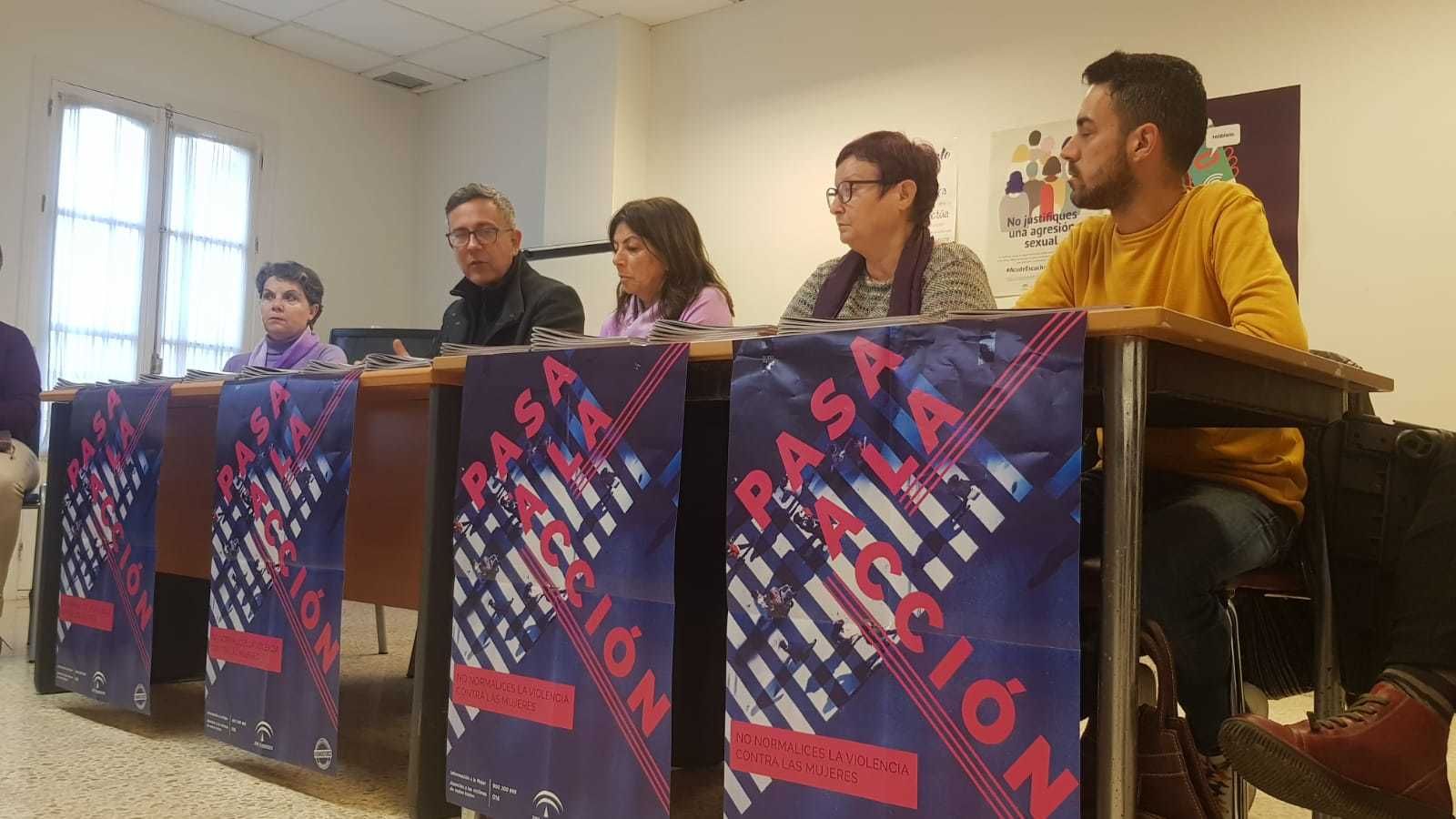 De izda. a dcha:  Juan Manuel Delgado (miembro de AHIGE y director técnico de Diferencia2), Matilde Roselló (concejala de Igualdad), Mercedes Puerta (asociación de vecinos La Gobernaora) y José María Rodríguez (Libres LGBTI)