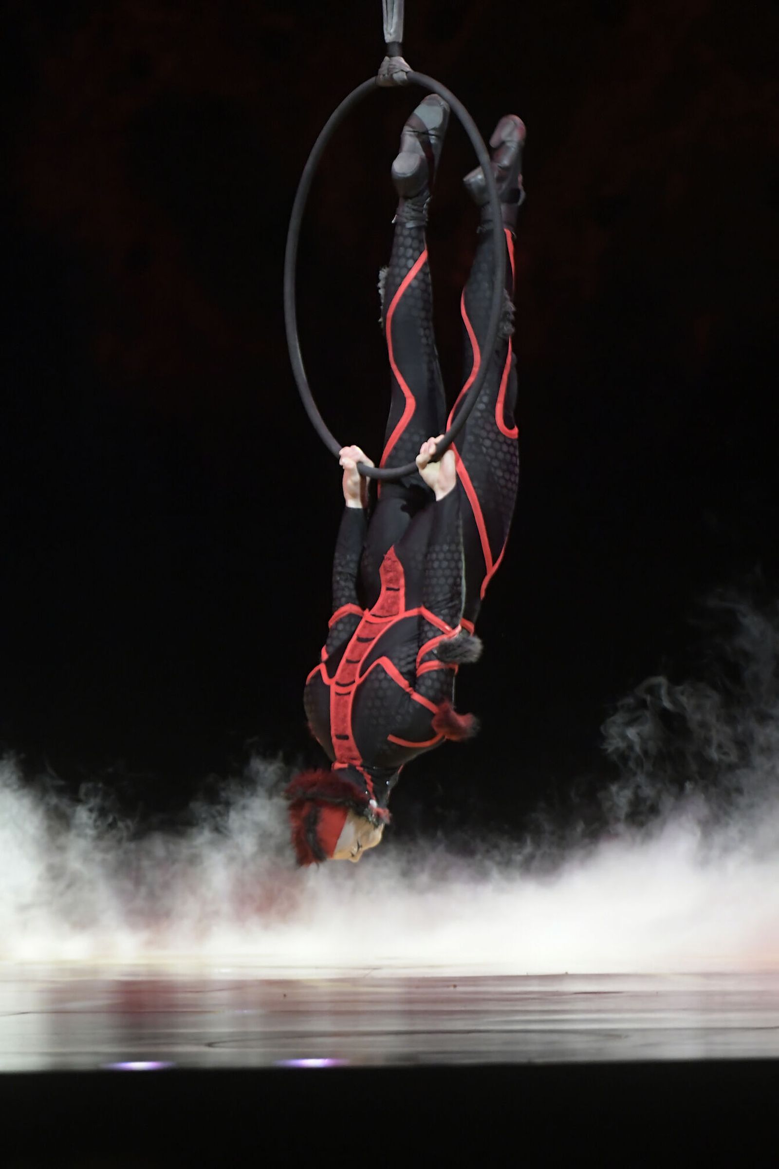 El Circo del Sol brilla en el Palacio de Deportes de Granada