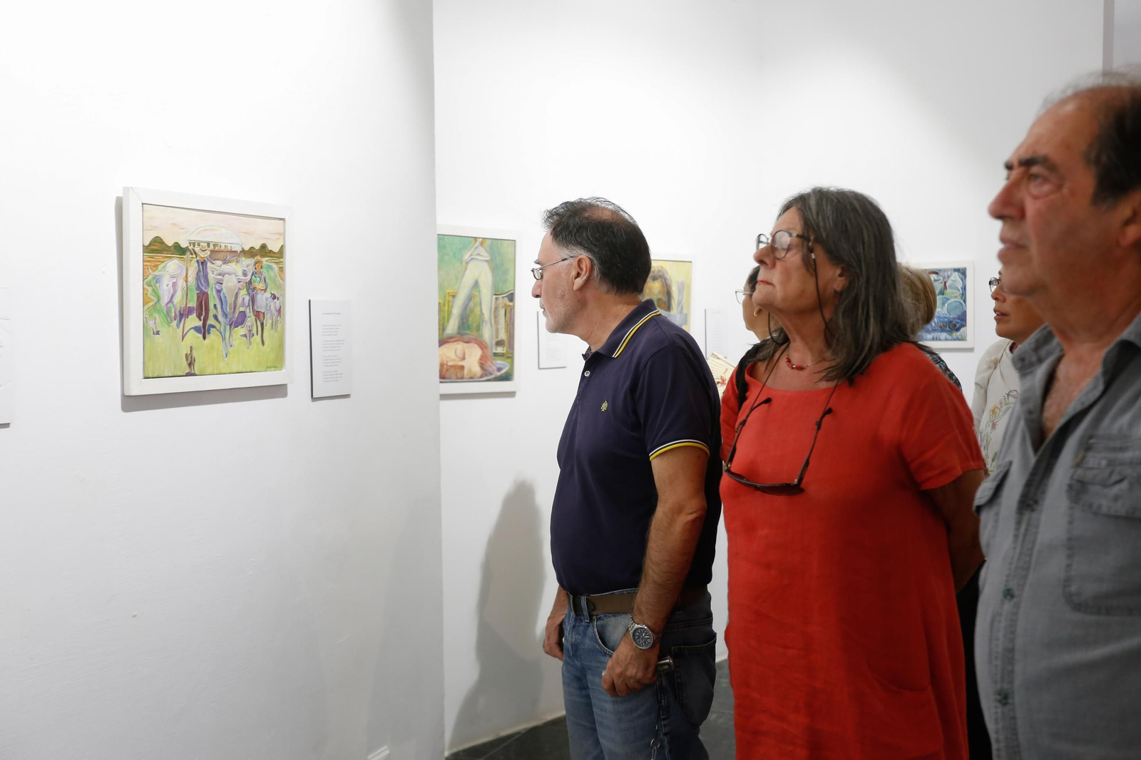 Las fotos de la exposición "Pasen y lean" de Enríque Martínez en la Casa de la Cultura de La Línea