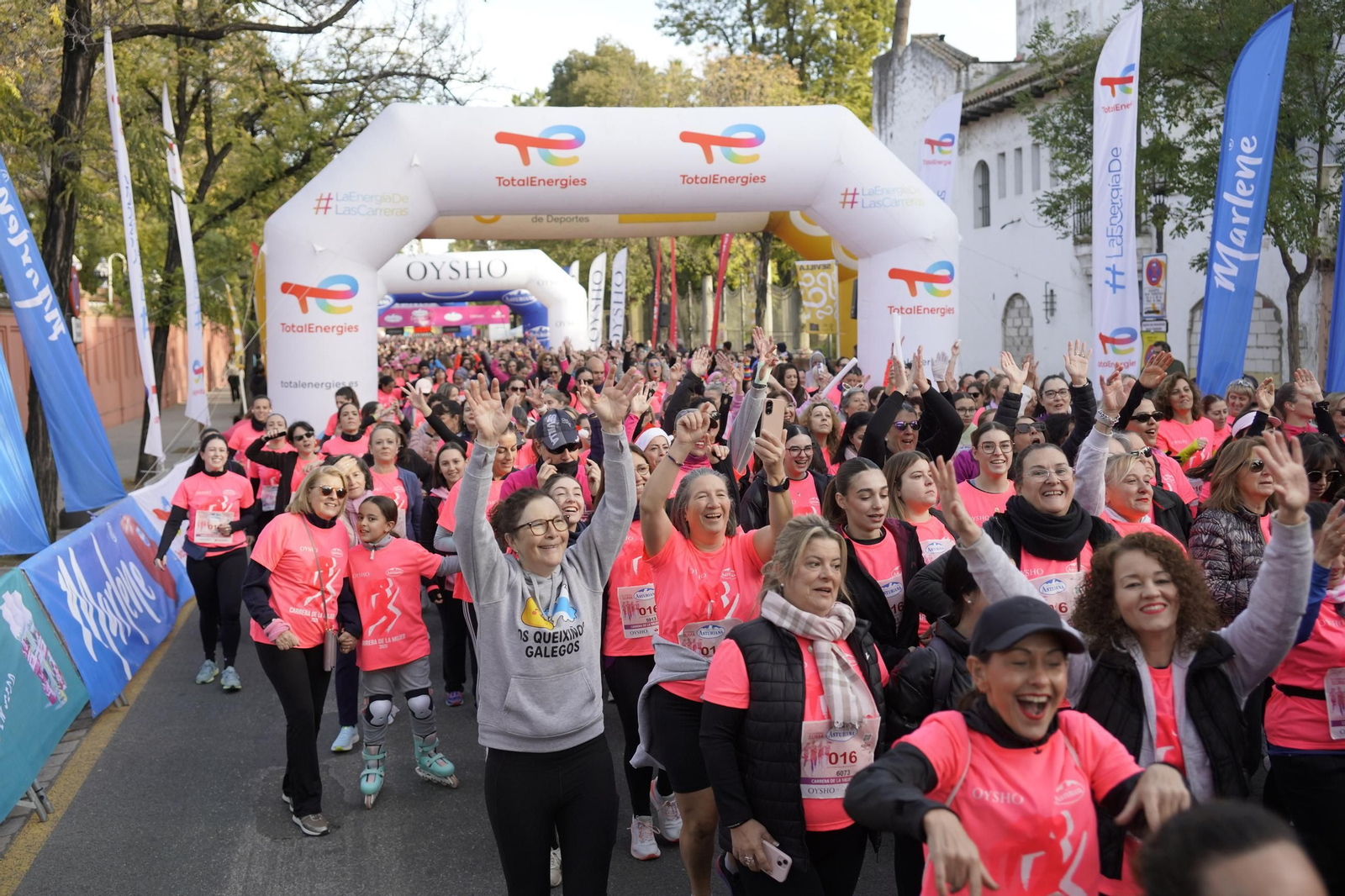 Búscate en las fotos de la Carrera de la Mujer de Sevilla