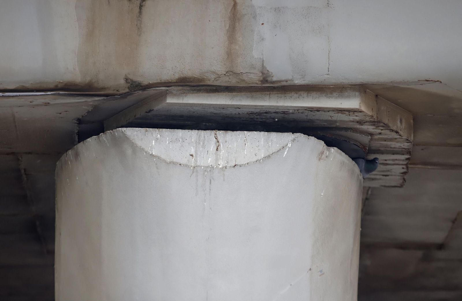 Las imágenes de los daños en el puente del Acceso Norte a Algeciras que encienden las alertas