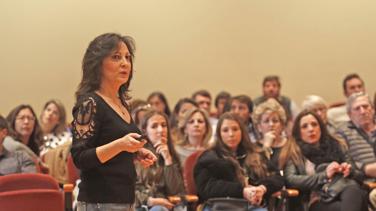 Susana Jaraba durante la explicación. Susana Jaraba durante la explicación.