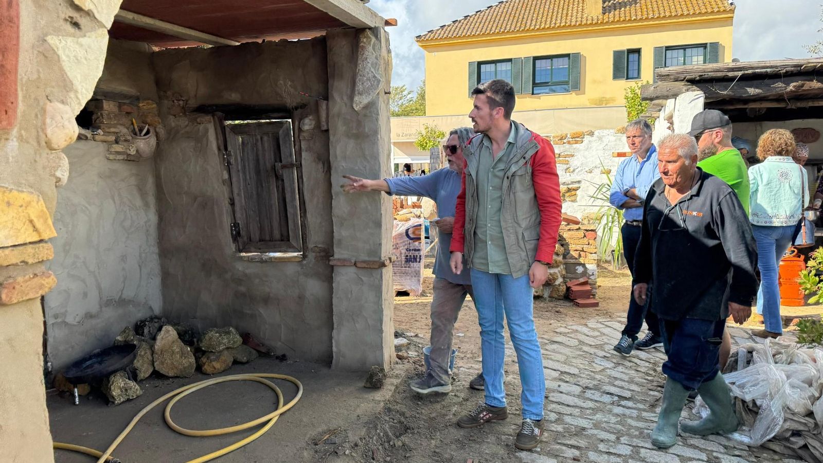 Visita del alcalde de Aljaraque a las instalaciones.