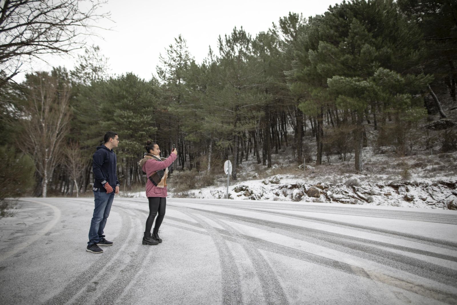 Tiempo en Granada | La provincia en riesgo por oleaje y frío durante este lunes