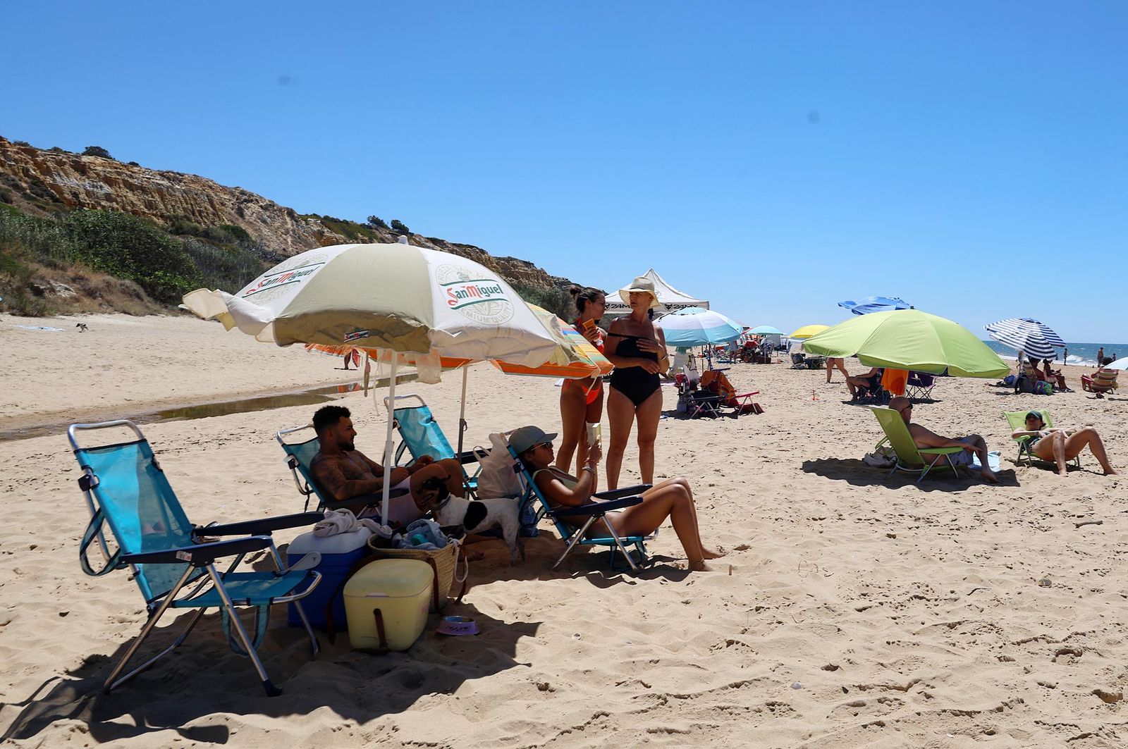 Imágenes de una maravillosa mañana de verano en las playas de la Torre del Loro y Mazagón